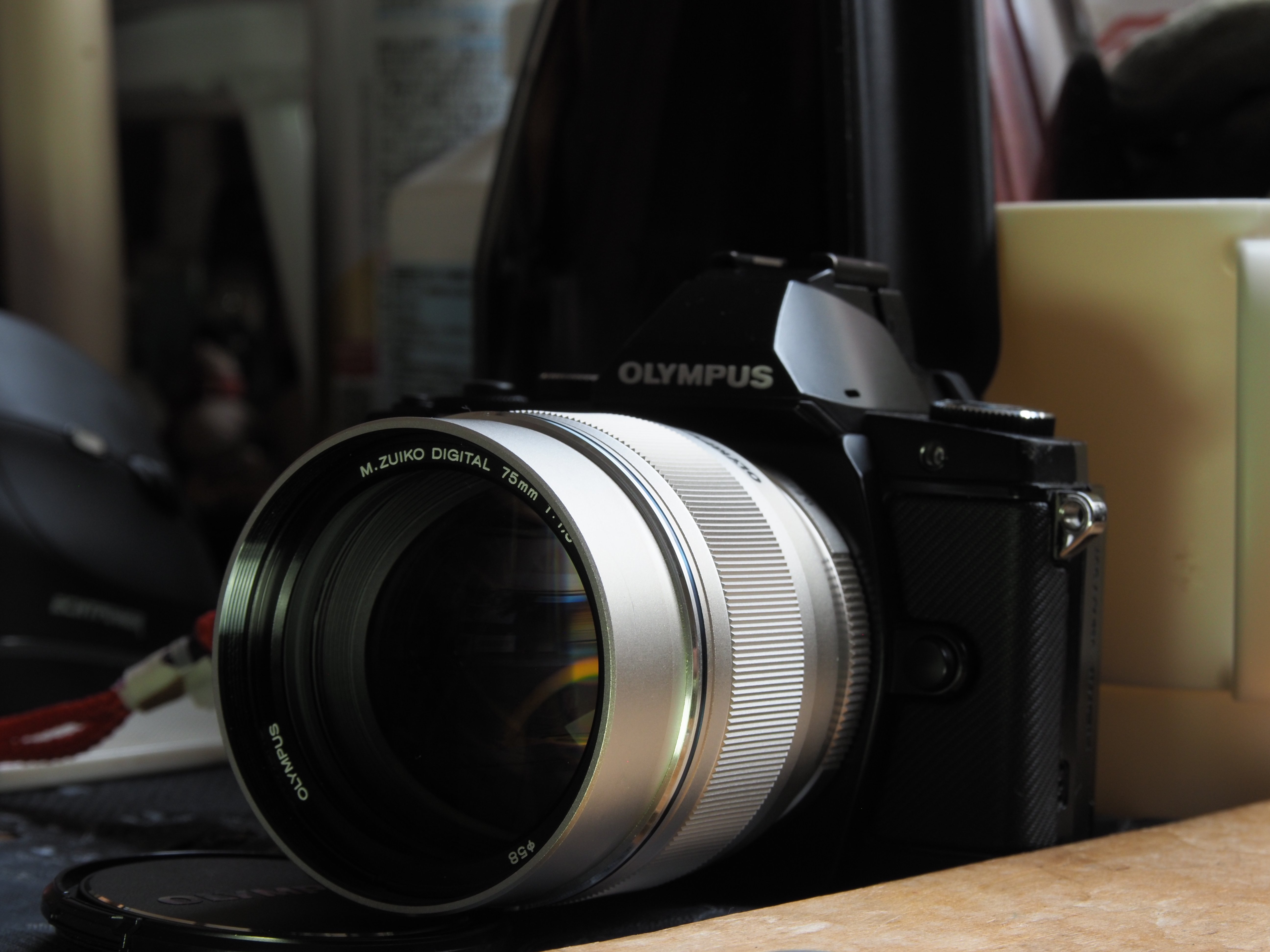 Olympus OM-D E-M5（初代）レンズ付き　注意事項あり Olympus OM-D E-M5（初代）レンズ付き 注意事項あり