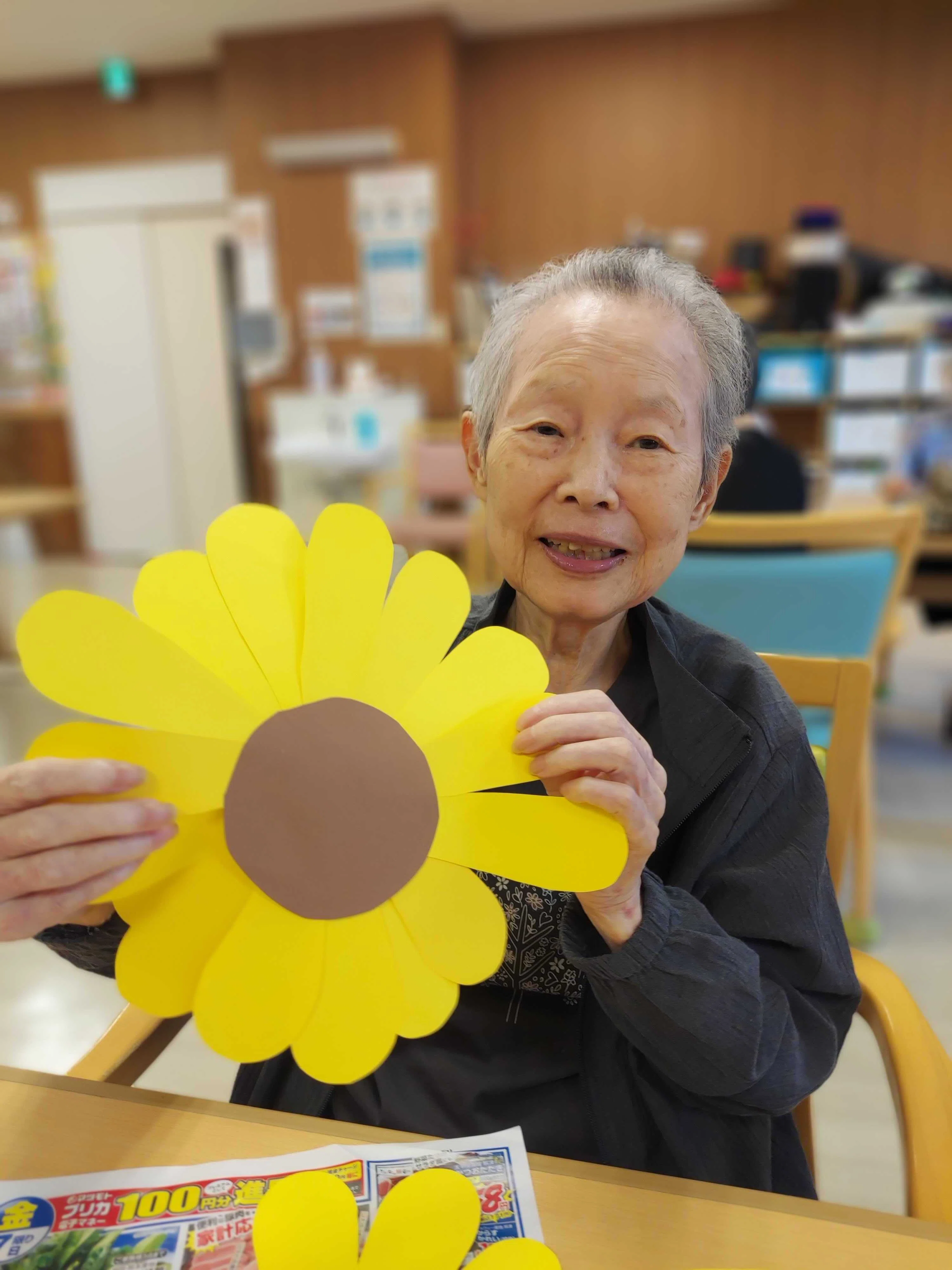 🍀深草しみずの里デイサービス🍀7月壁画制作ひまわり🌻｜深草しみずの里