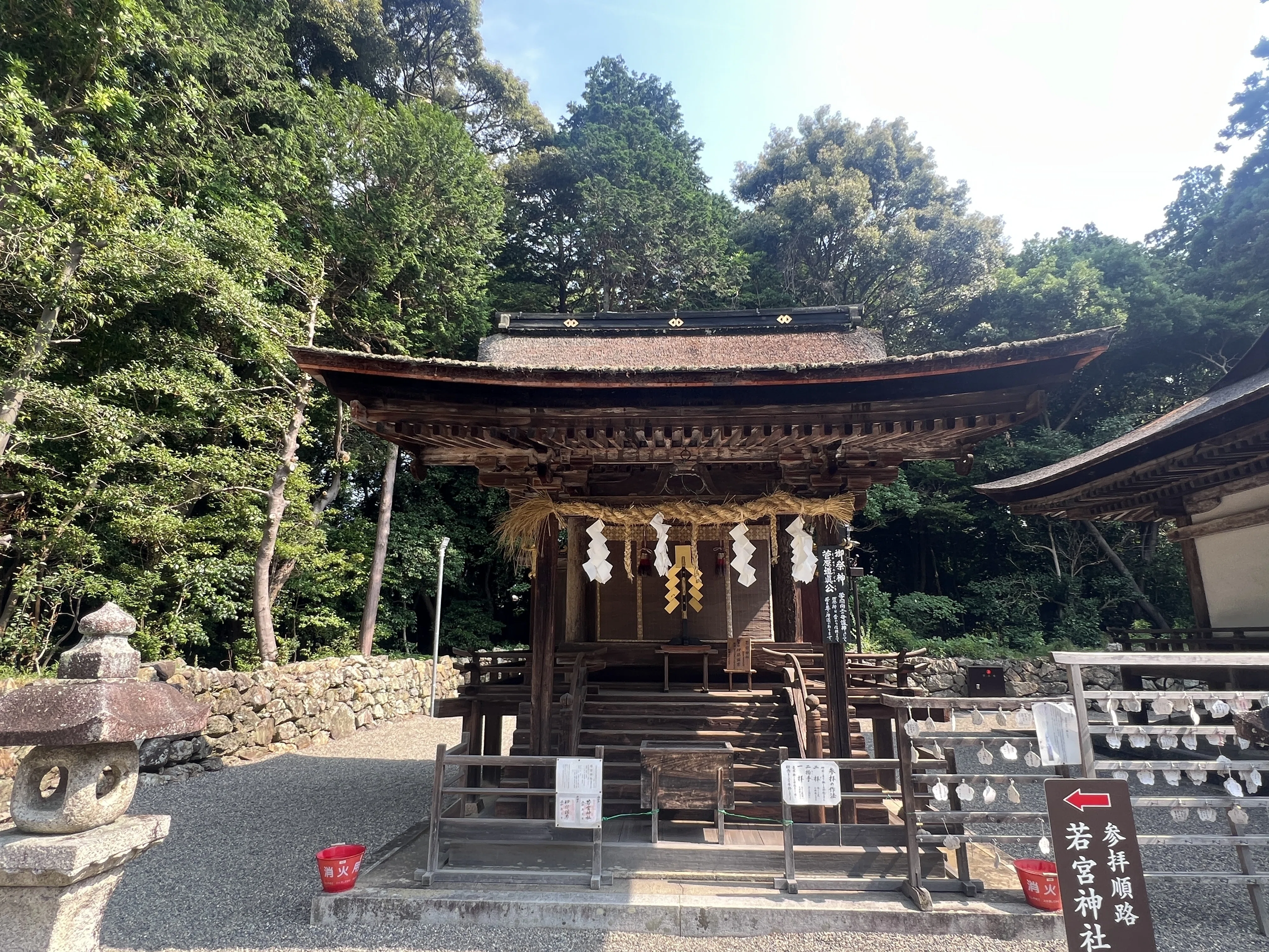 日本の神社 御上神社」滋賀県野洲市・建築さんぽ｜くらし間ゆず｜建築さんぽ関西