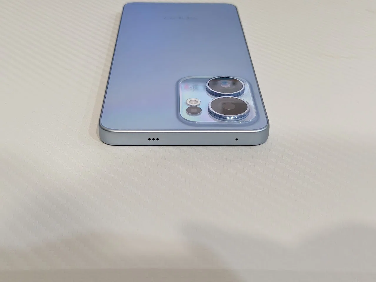 OPPO Reno13 A(OPG05)レビュー ～今年もミドルレンジの優等生が