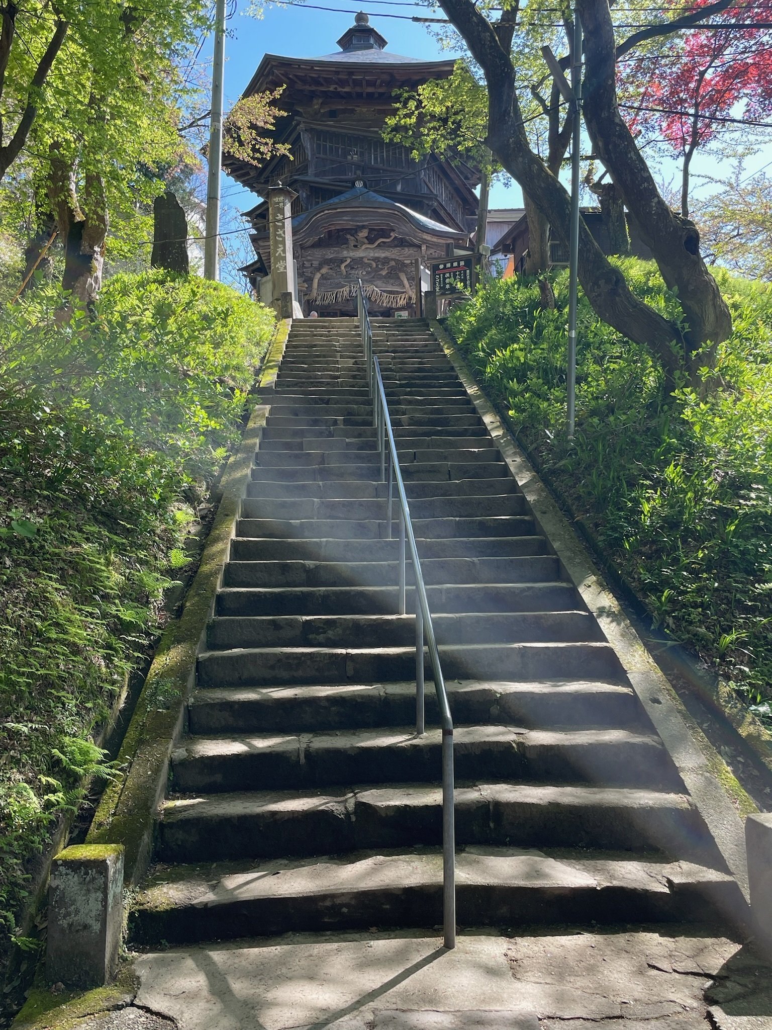 誰ともすれ違わない─春の会津「さざえ堂」｜プチドラ