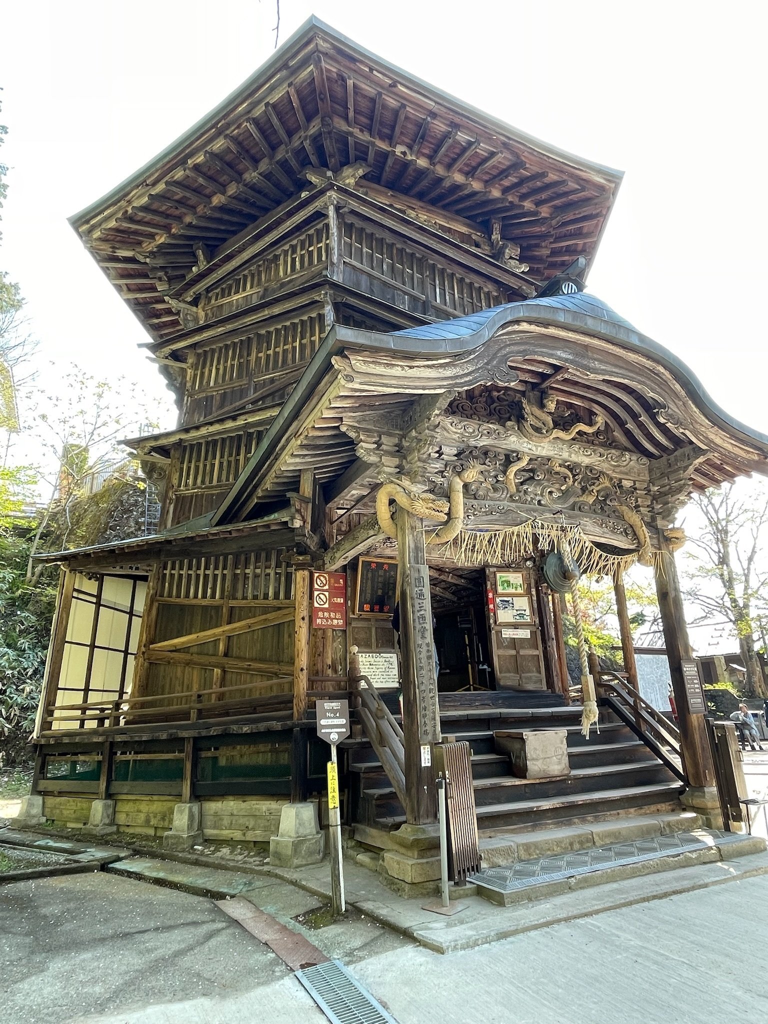 誰ともすれ違わない─春の会津「さざえ堂」｜プチドラ