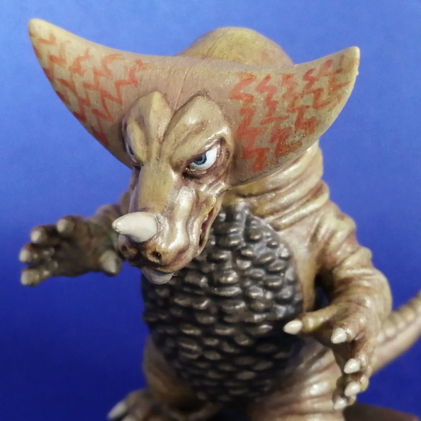 ウルトラ怪獣根付（ゴモラ） フィギュア: ウルトラ怪獣根付 ゴモラ: キャラアニ｜キャラアニ.com