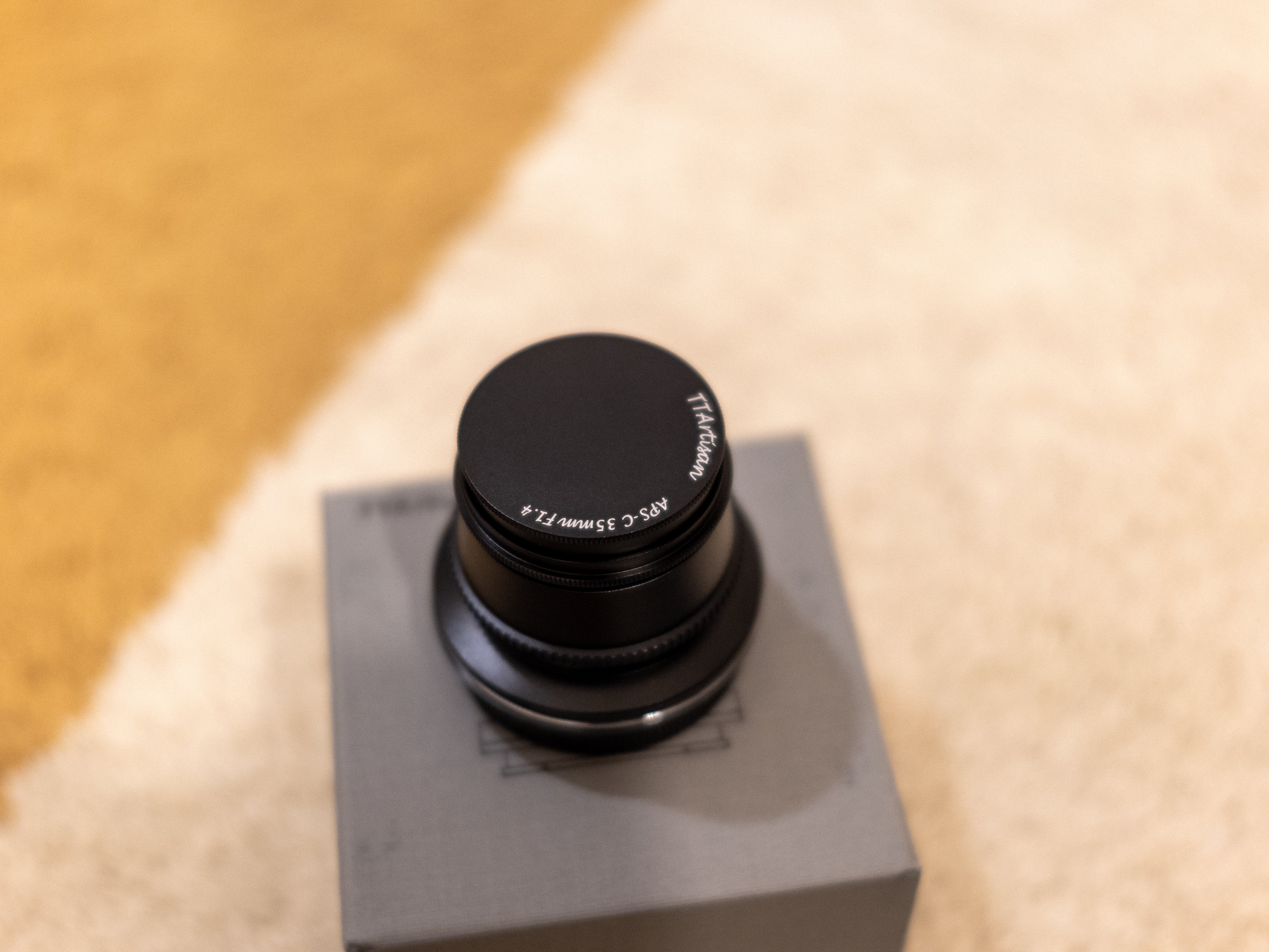銘匠光学 TTArtisan 35mm f/1.4 C 開封レビュー！！｜鈴木ユートピア