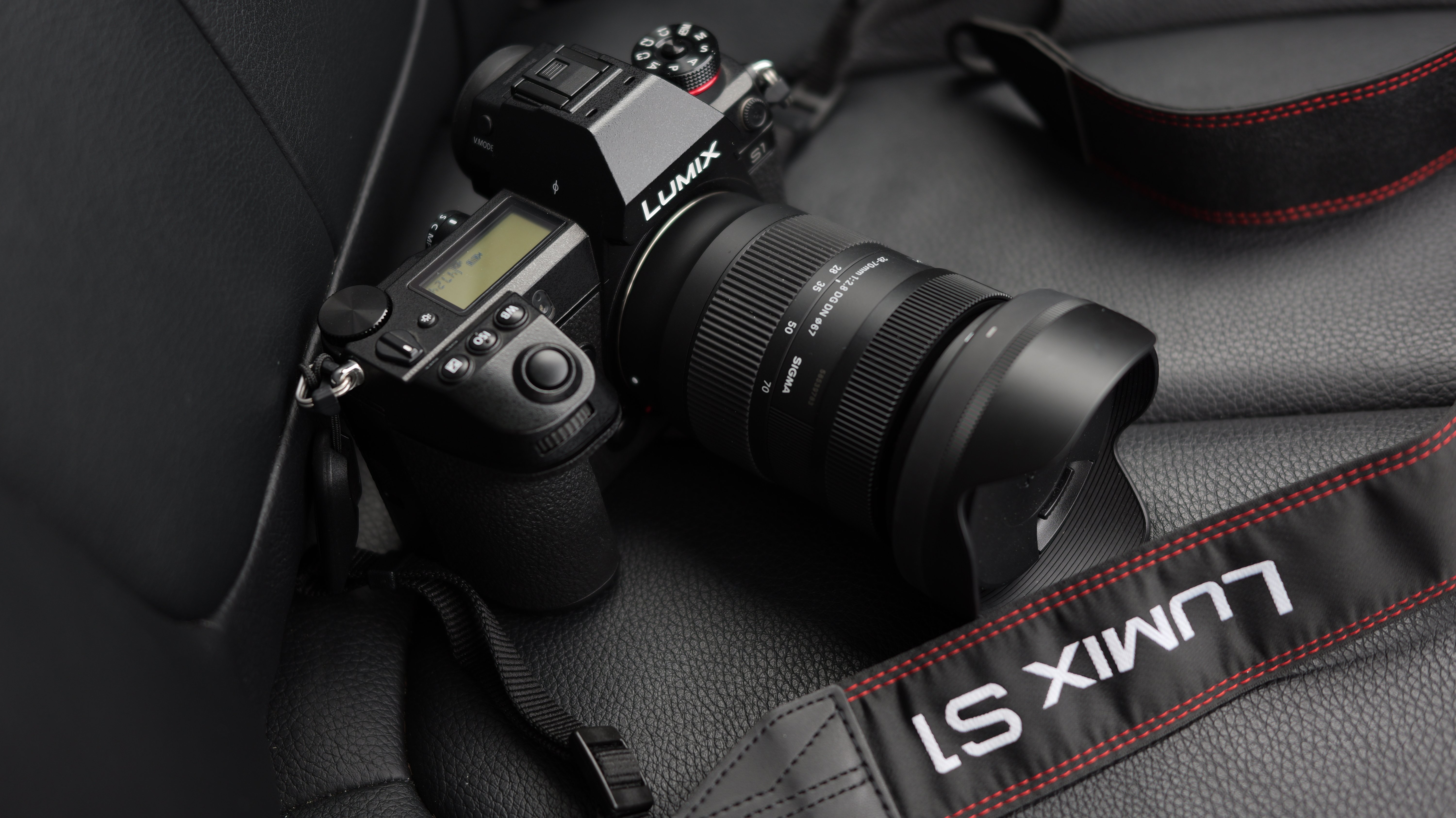 Kim専用。値段相談可能。Lumix S1(箱なし、おまけあり) Kim専用。値段相談可能。Lumix S1(箱なし、おまけあり)