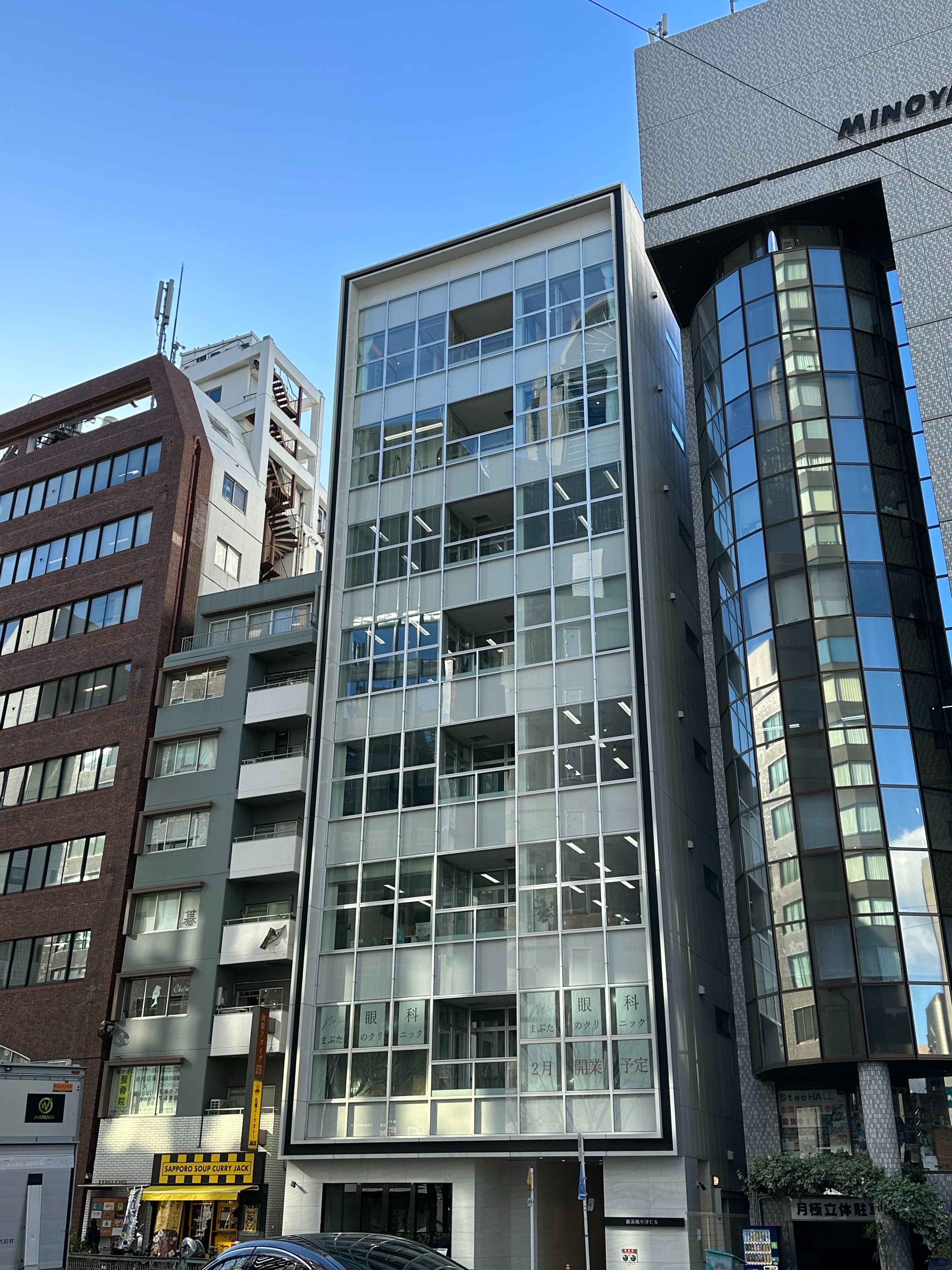 【大阪市内お渡し】専用ページ 神戸市灘区】阪神大石駅 改札前で、生搾りオレンジジュース自動販売機