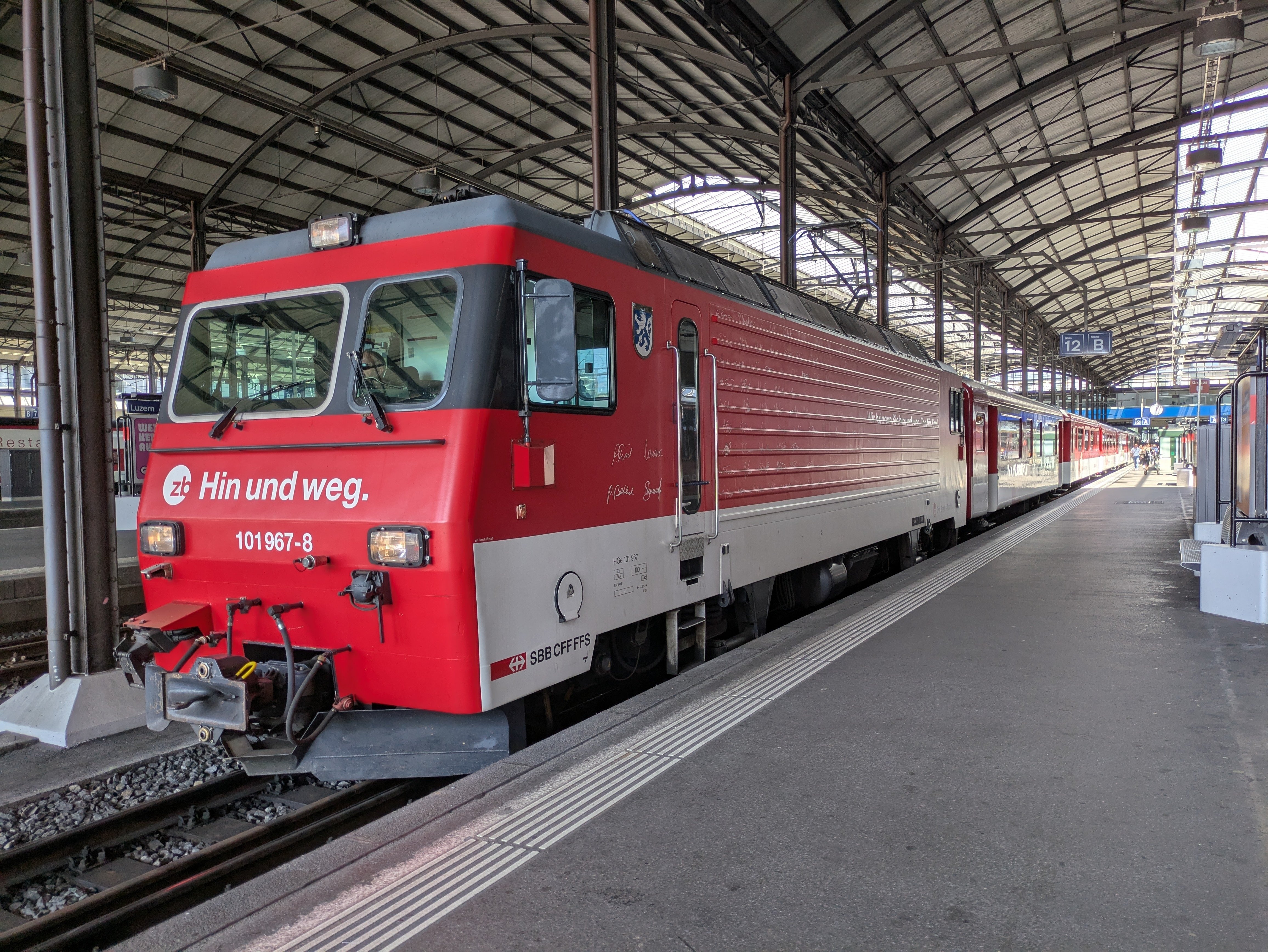 Zentralbahn乗車記① ルツェルン中央駅から赤い列車で出発｜川端