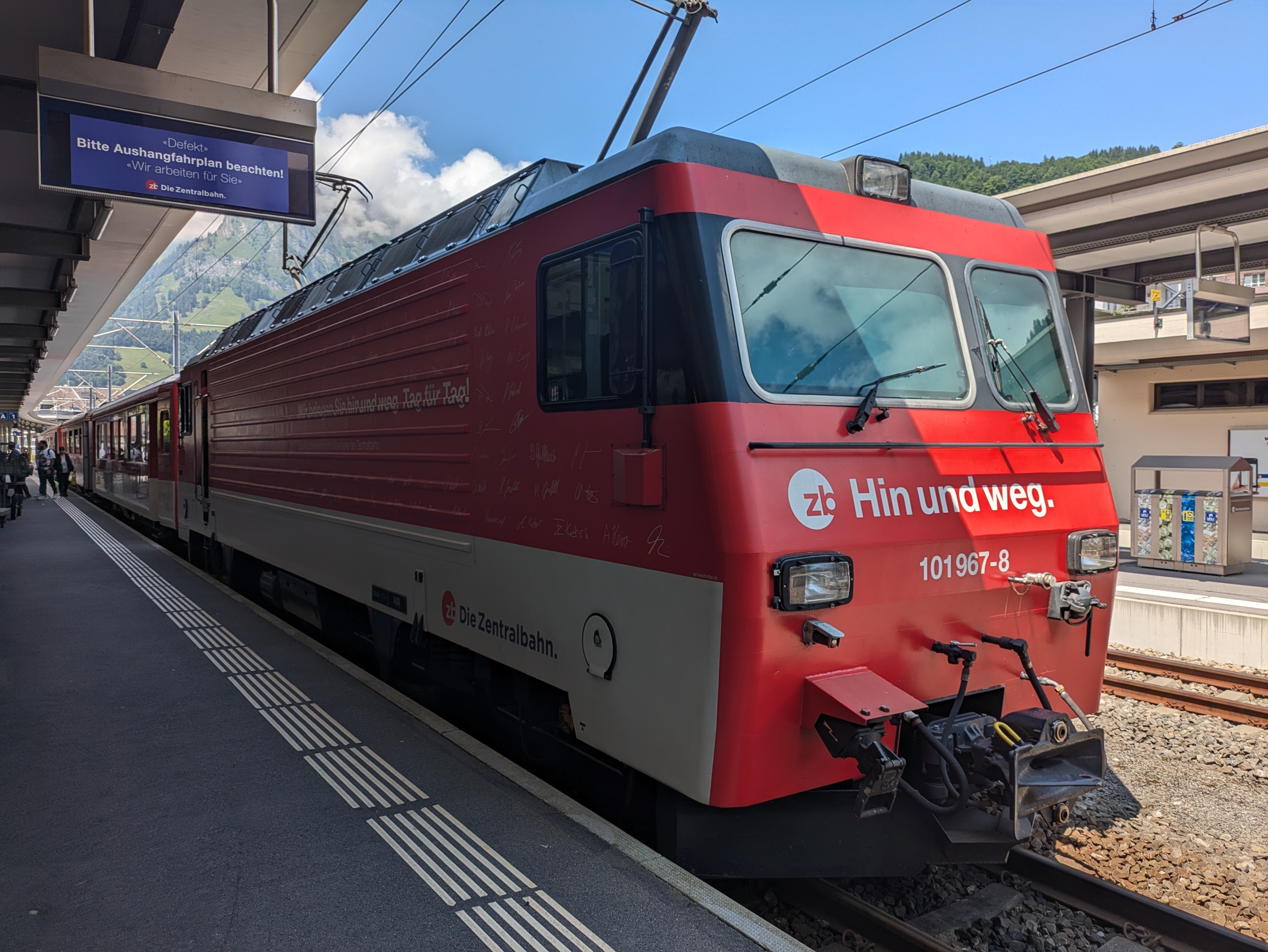 Zentralbahn乗車記① ルツェルン中央駅から赤い列車で出発｜川端 準