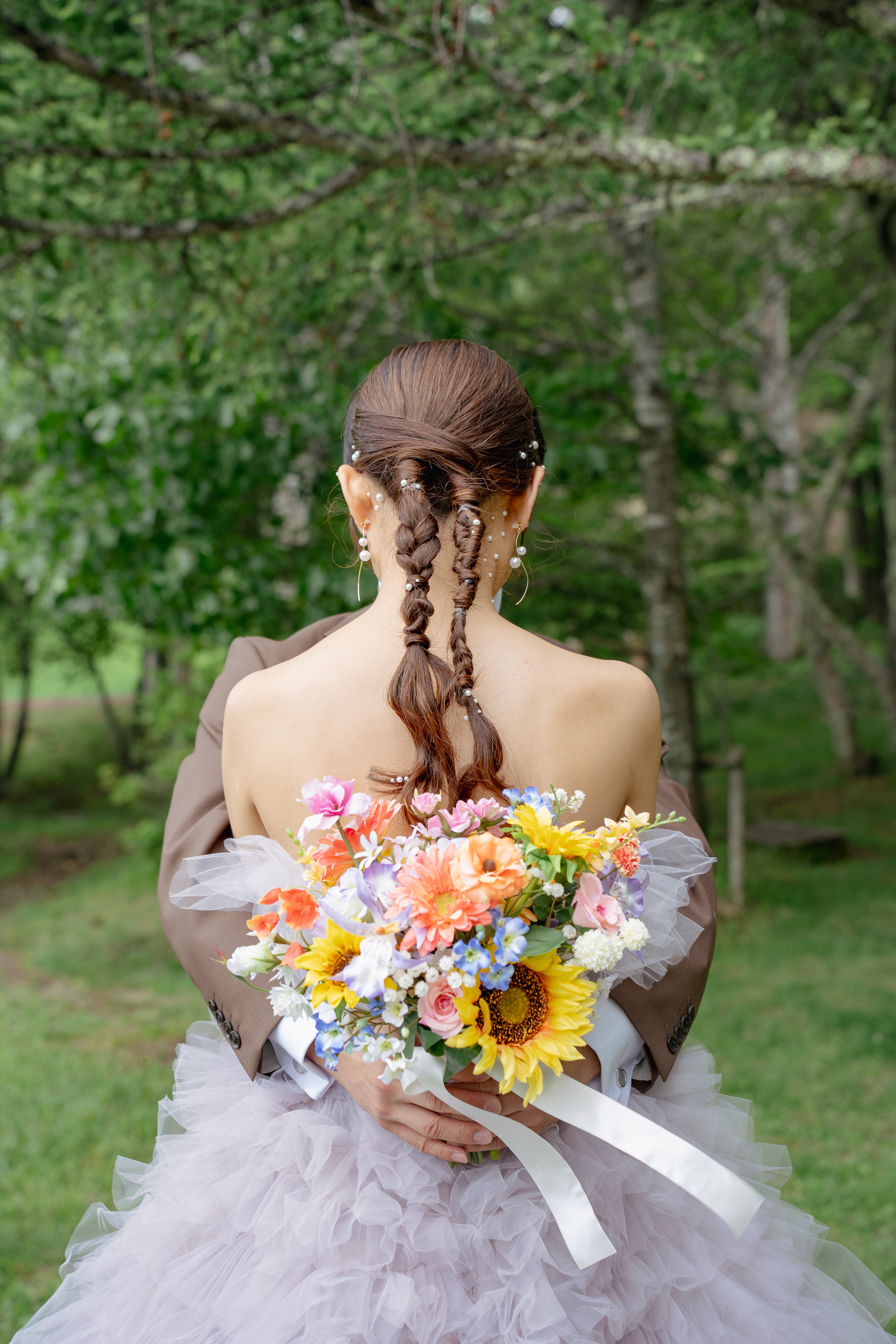 女性必見！】結婚式前撮りで人気のヘアスタイル特集💍｜ウェディング前