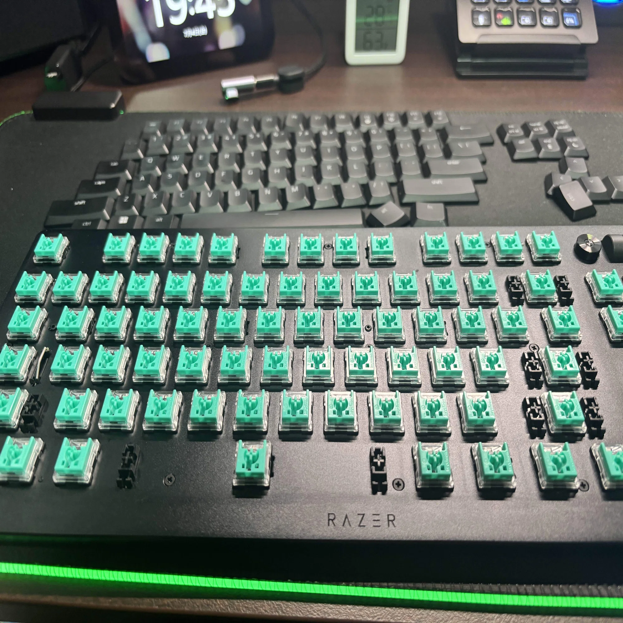 Razer DeathStalker V2 Pro TKLをミント軸にカスタムしてみた話｜るーさん