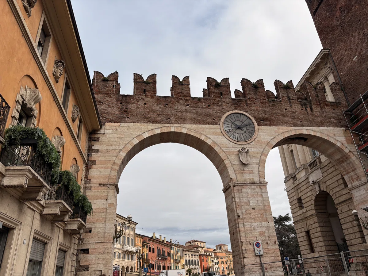 街全体が世界遺産！ヴェローナ旅行記🇮🇹イタリア一人旅🇮🇹週末＋有休で行く！｜週末海外ひとり旅 54カ国178都市を旅した会社員（記録更新中）