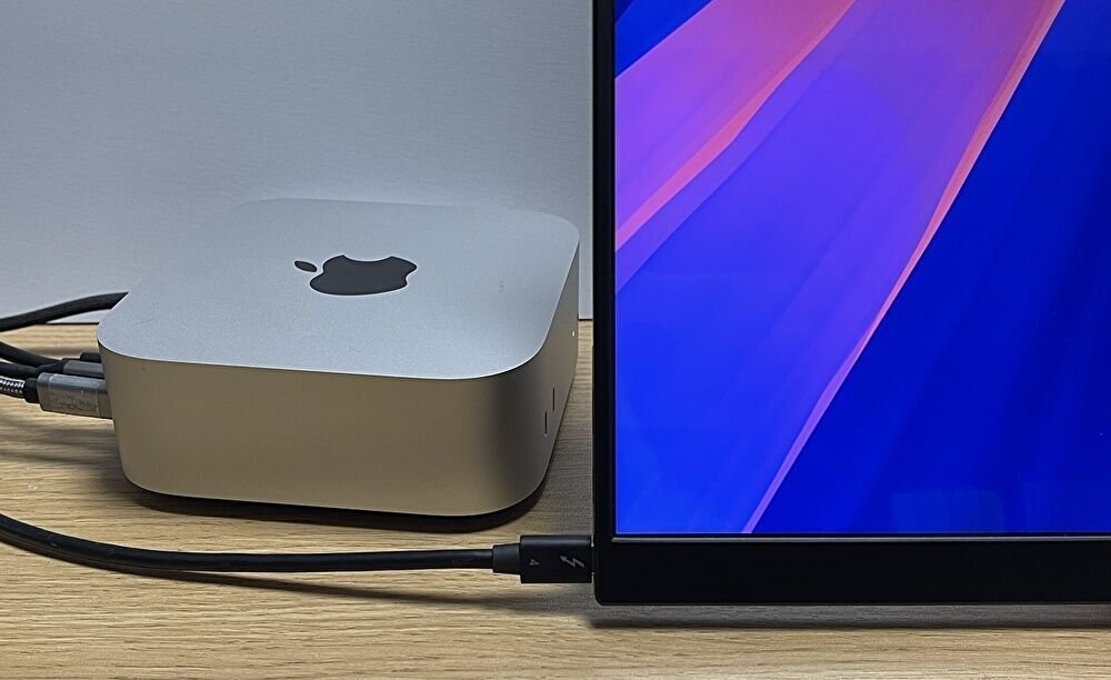 M4 Mac mini、アスペクト比 3:2のポータブルモニターの使用事例。同