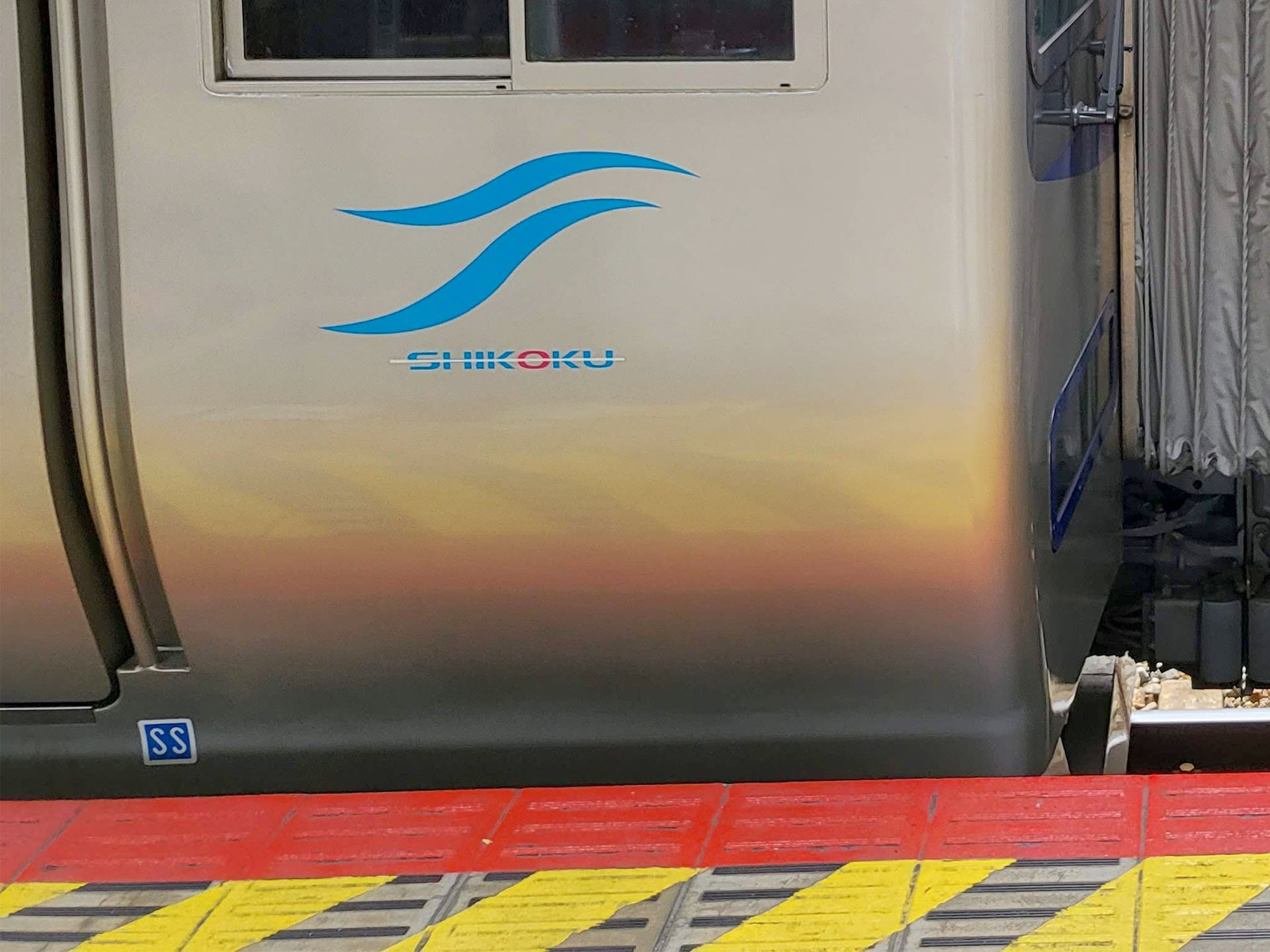 JR在来線車両の先頭車にある「謎のアルファベット記号」は意外と