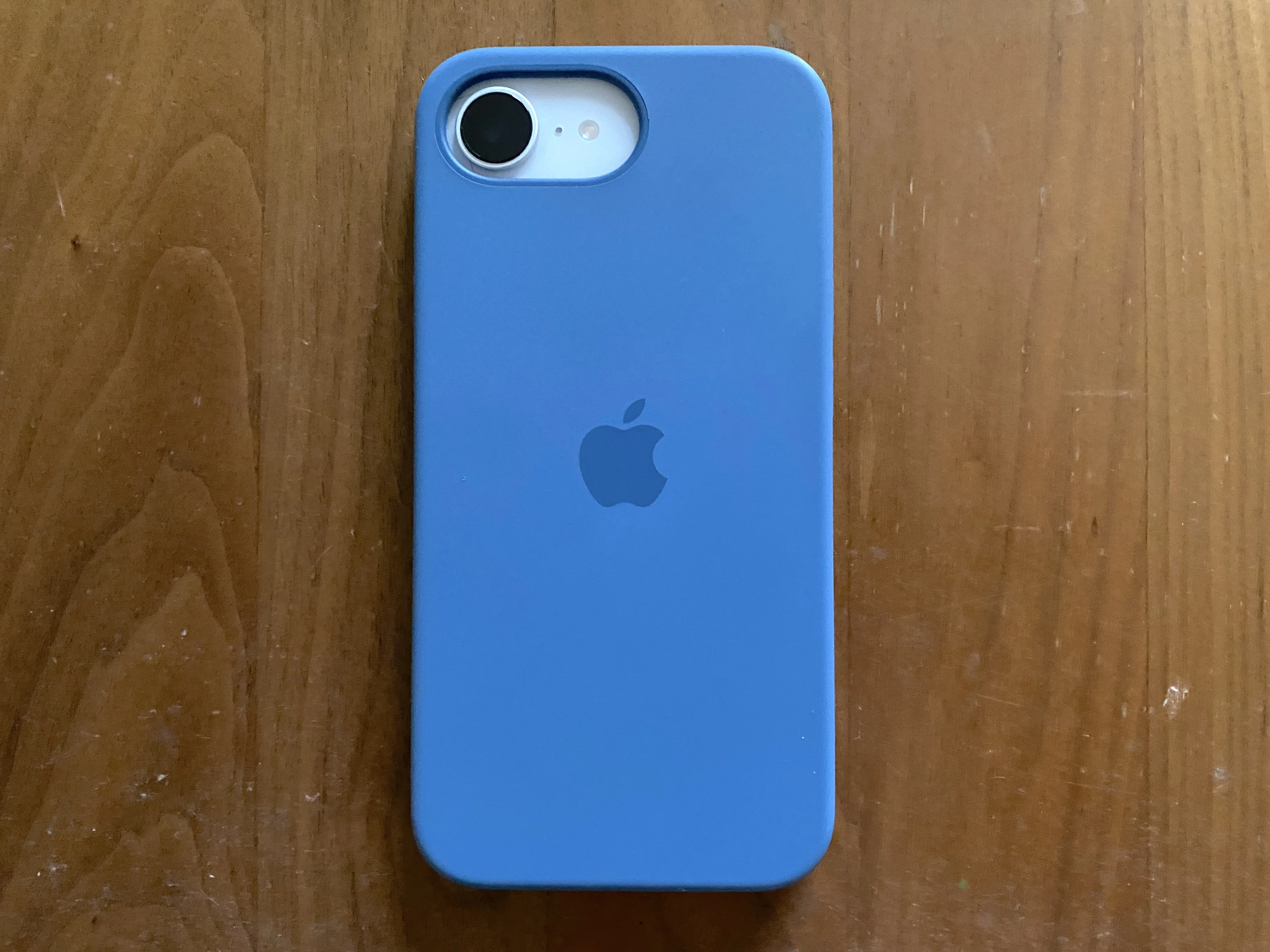 アップル愛好家が選んだ1台！「iPhone 16e」を正直レビュー｜アキラの