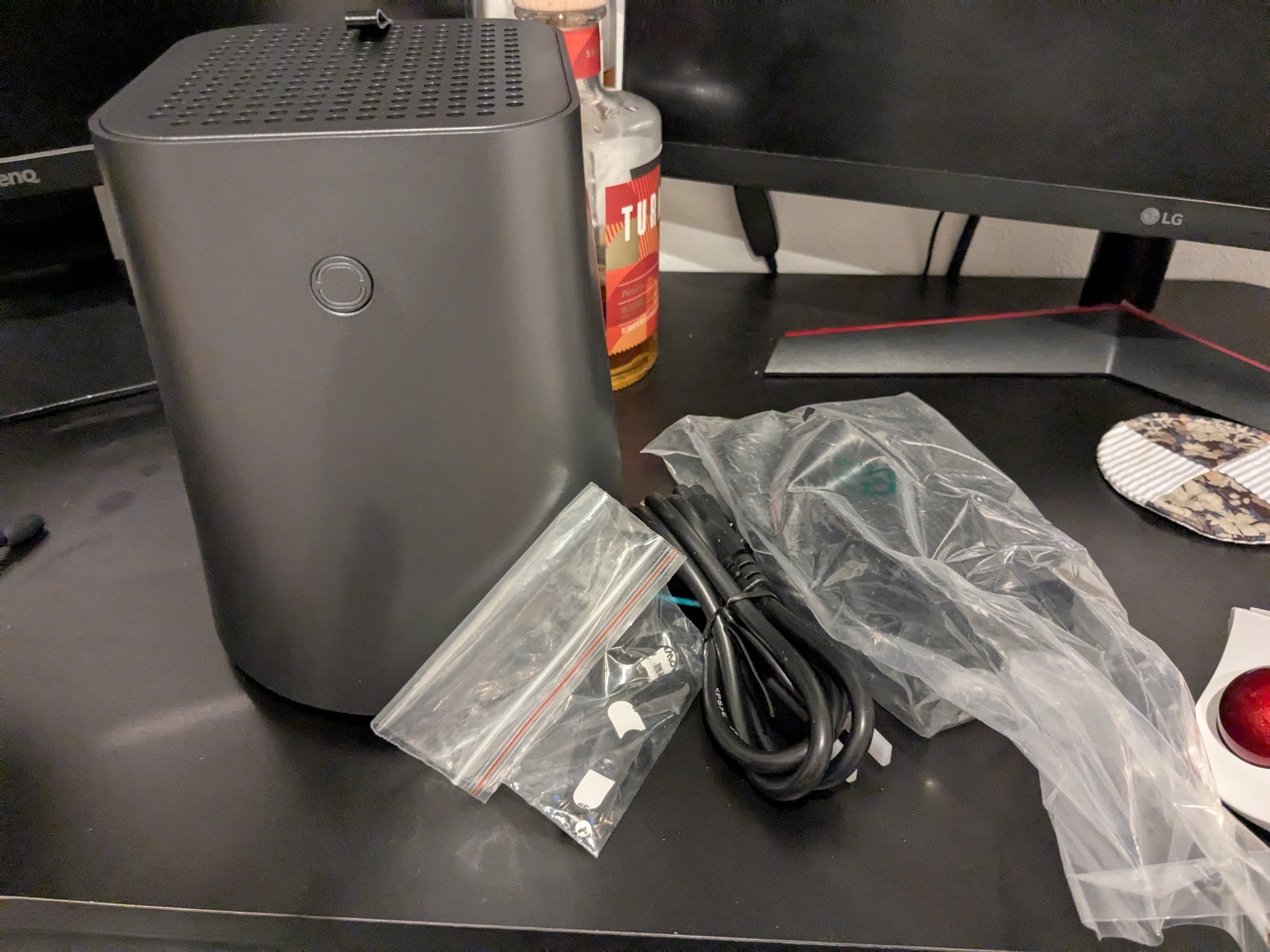 NASを成す：ミニPCでNASを自作(成功編？その1、組み立て・OS導入