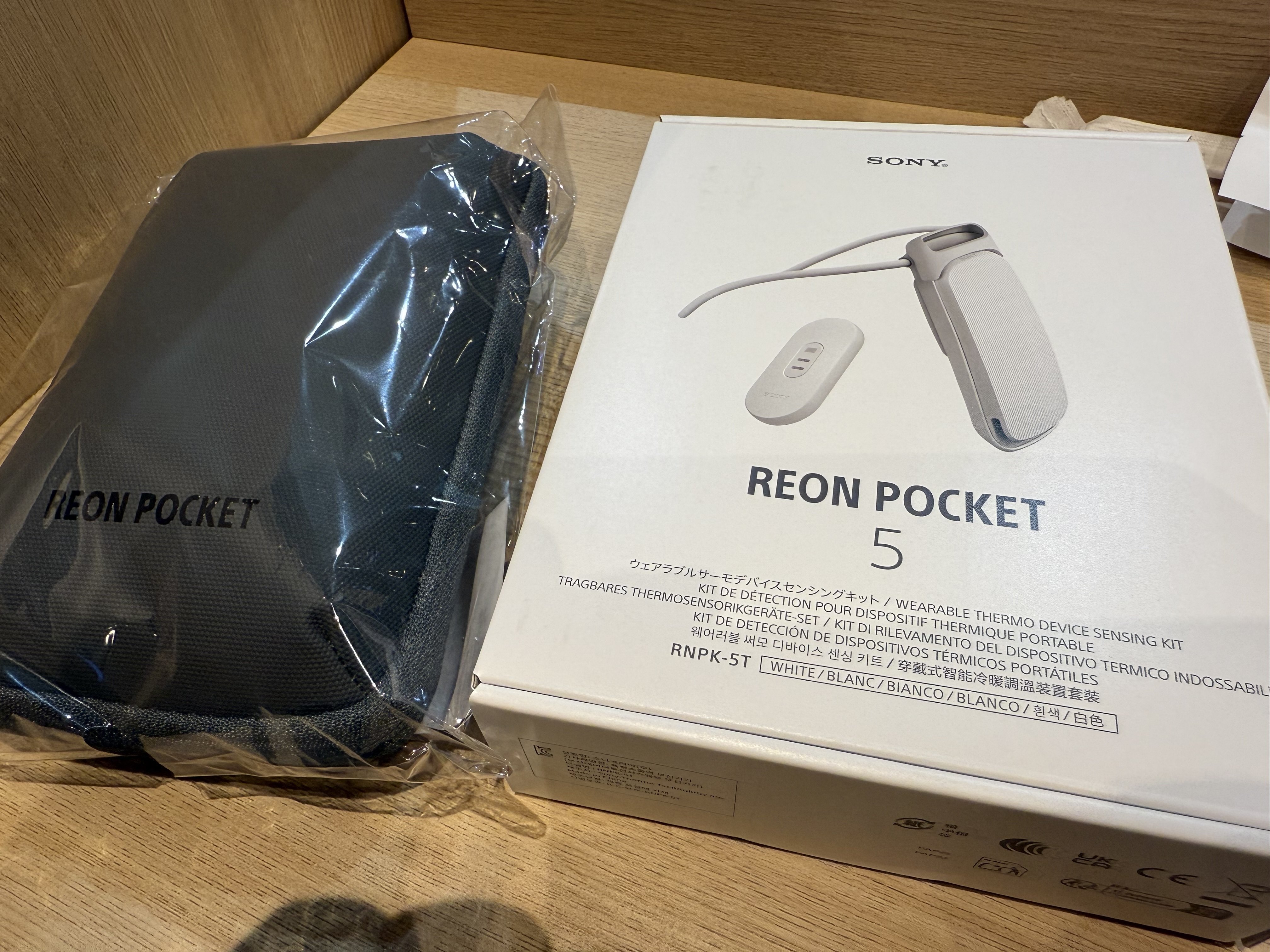 SONY REON POCKET 5（外箱・純正ポーチ付） ソニーのパーソナルクーラー REON POCKETを試す｜WAT