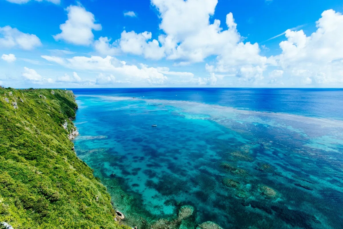 海の“青さ”を思い通りに写す方法｜潮風と光を味方にする夏の撮影テクニック｜ビッグアイランド