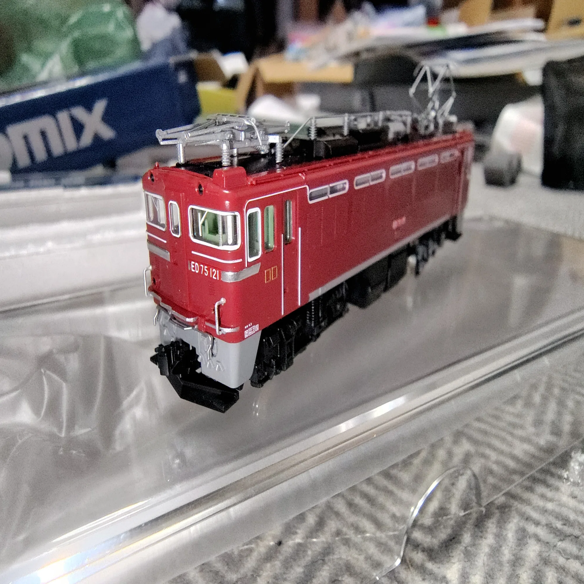 模型紹介】 TOMIX97913 EF64 77号機・ED75 121号機 お召塗装セット 