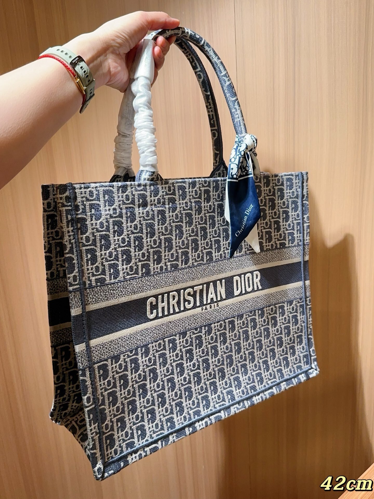 CHRISTIAN DIOR ロゴデザインバッグ新規