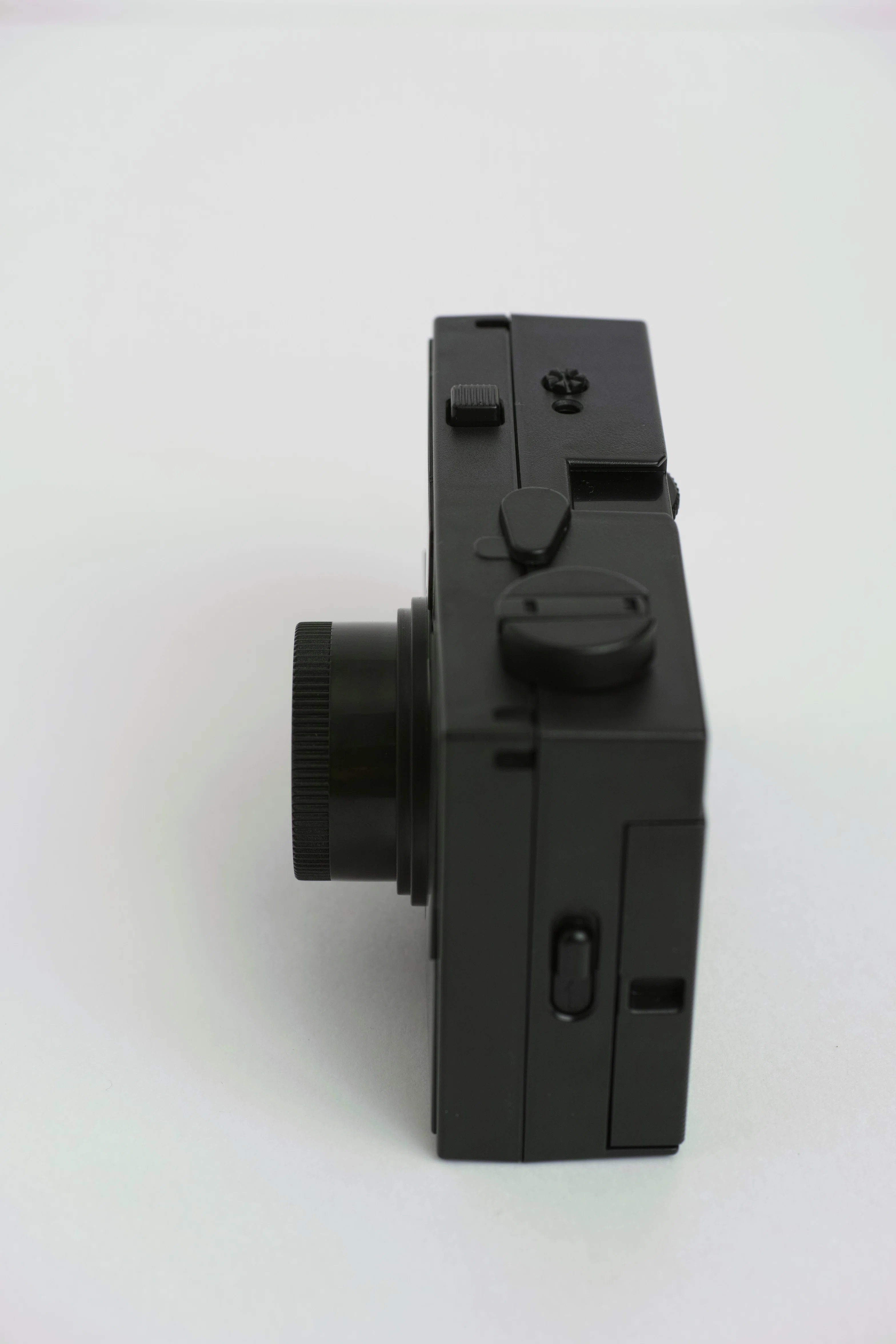 レビュー】プラモデルのカメラ「THE LAST CAMERA」（完成編）｜プラナリア