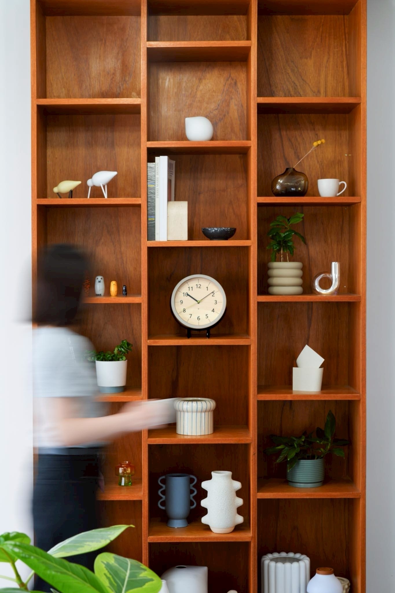 スマホで時間がわかる時代に、「掛け時計」を選ぶ理由｜INTERZERO