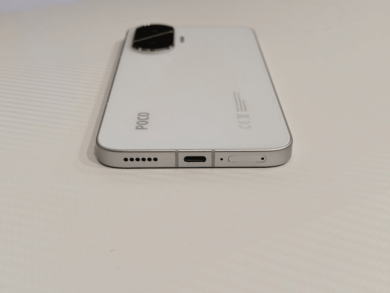 POCO F7 ブラック 新品未開封 シュリンク付 ほぼ新品】Xiaomi POCO F7