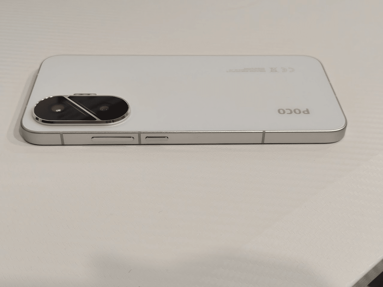 POCO F7開封レビュー｜カトユー