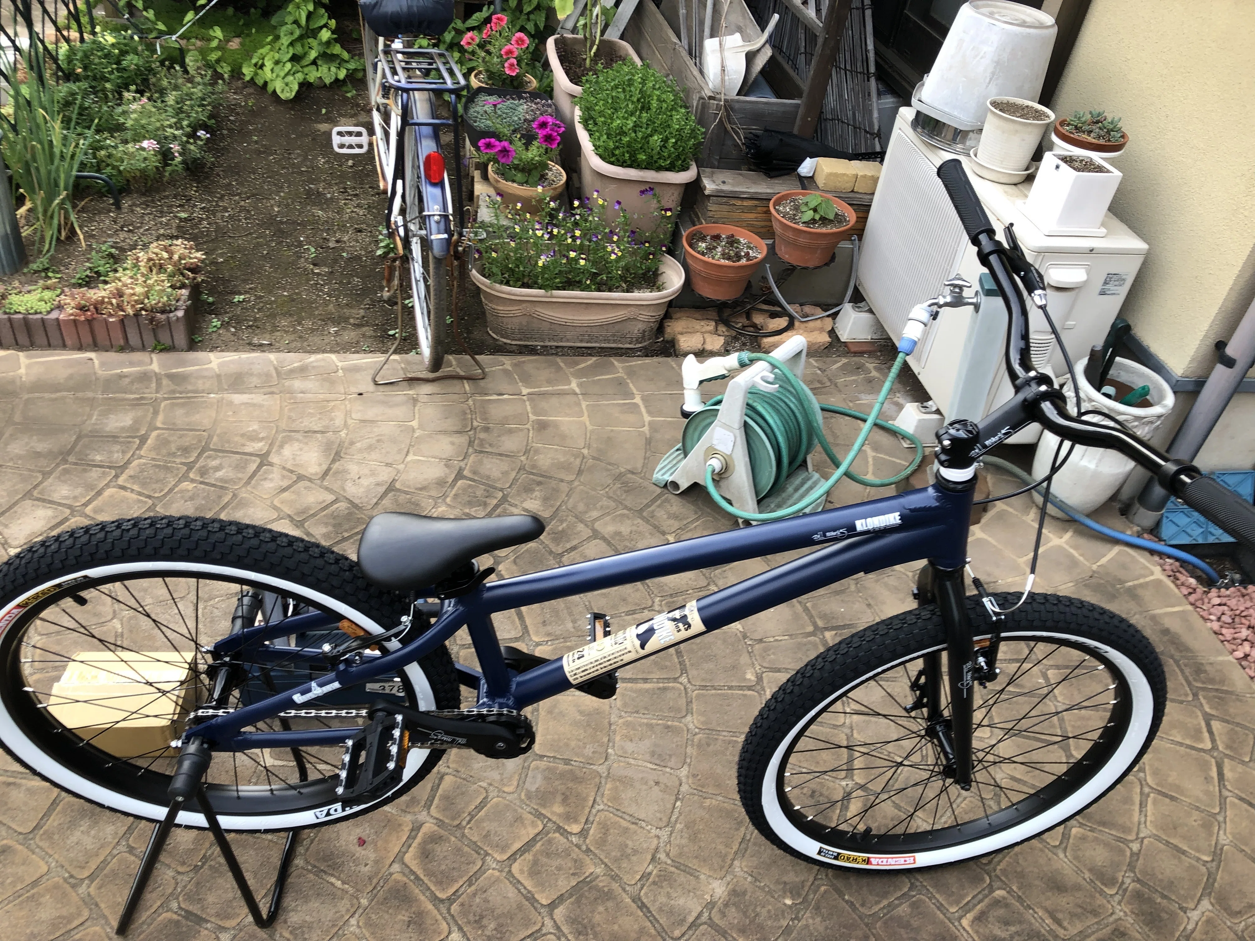 ロードレーサー（自転車）における靴下の話 奴隷根性からぬけだそう