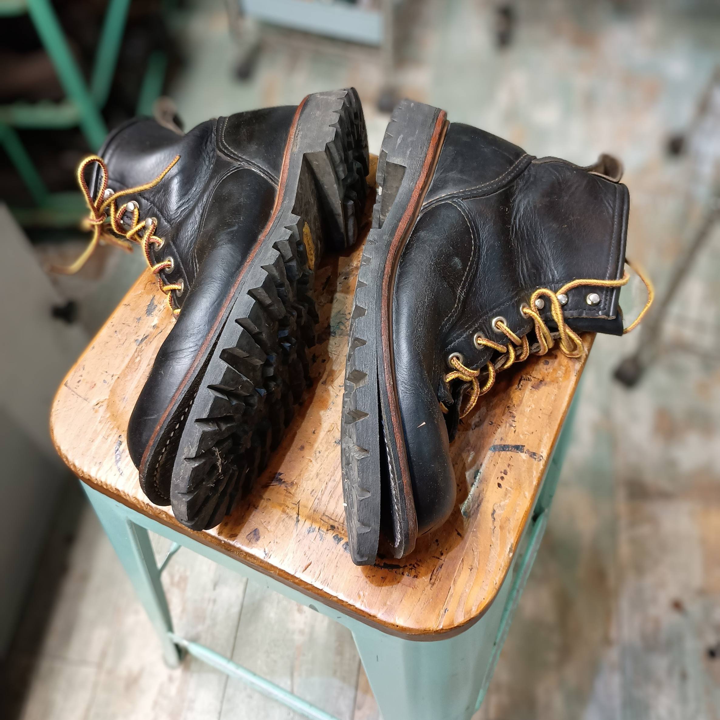 リグルー/再接着修理】Red Wing#2935 Linemanのソール再接着修理｜CREA