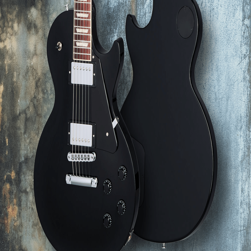 黒の「ギブソン・レスポール・スタジオ」と言えば定番中の大定番で