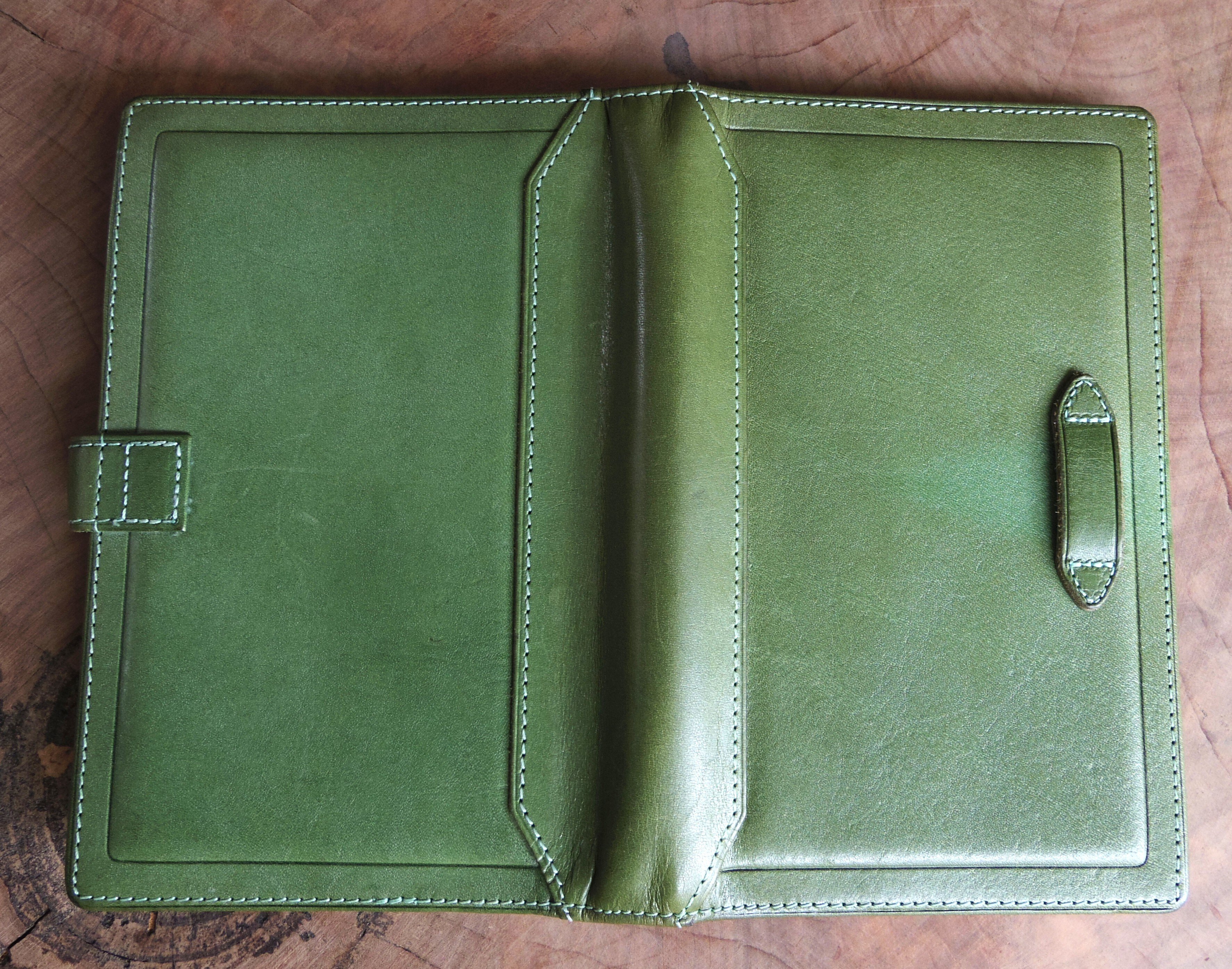 ロロマはロマン エスメラルダA5｜手帳Q子