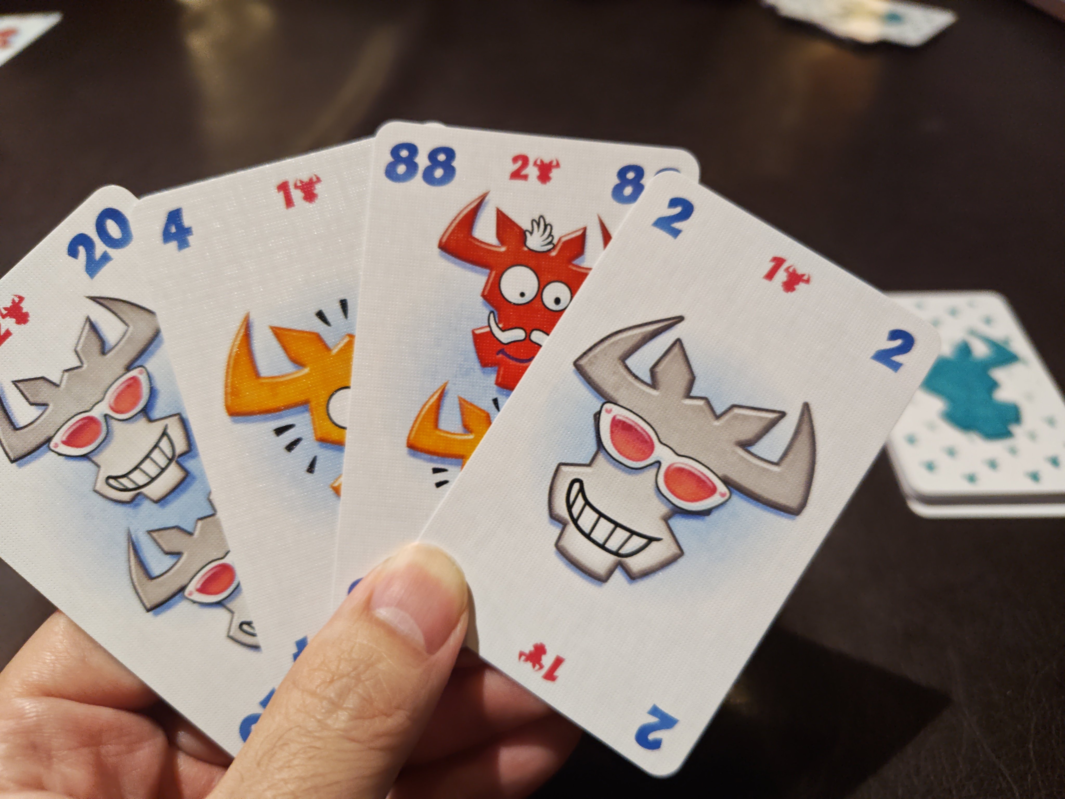 数字リングゲーム 9枚のカード付き Amazon.com: Gamie Giant Poker Jumbo Playing Cards - 10.5