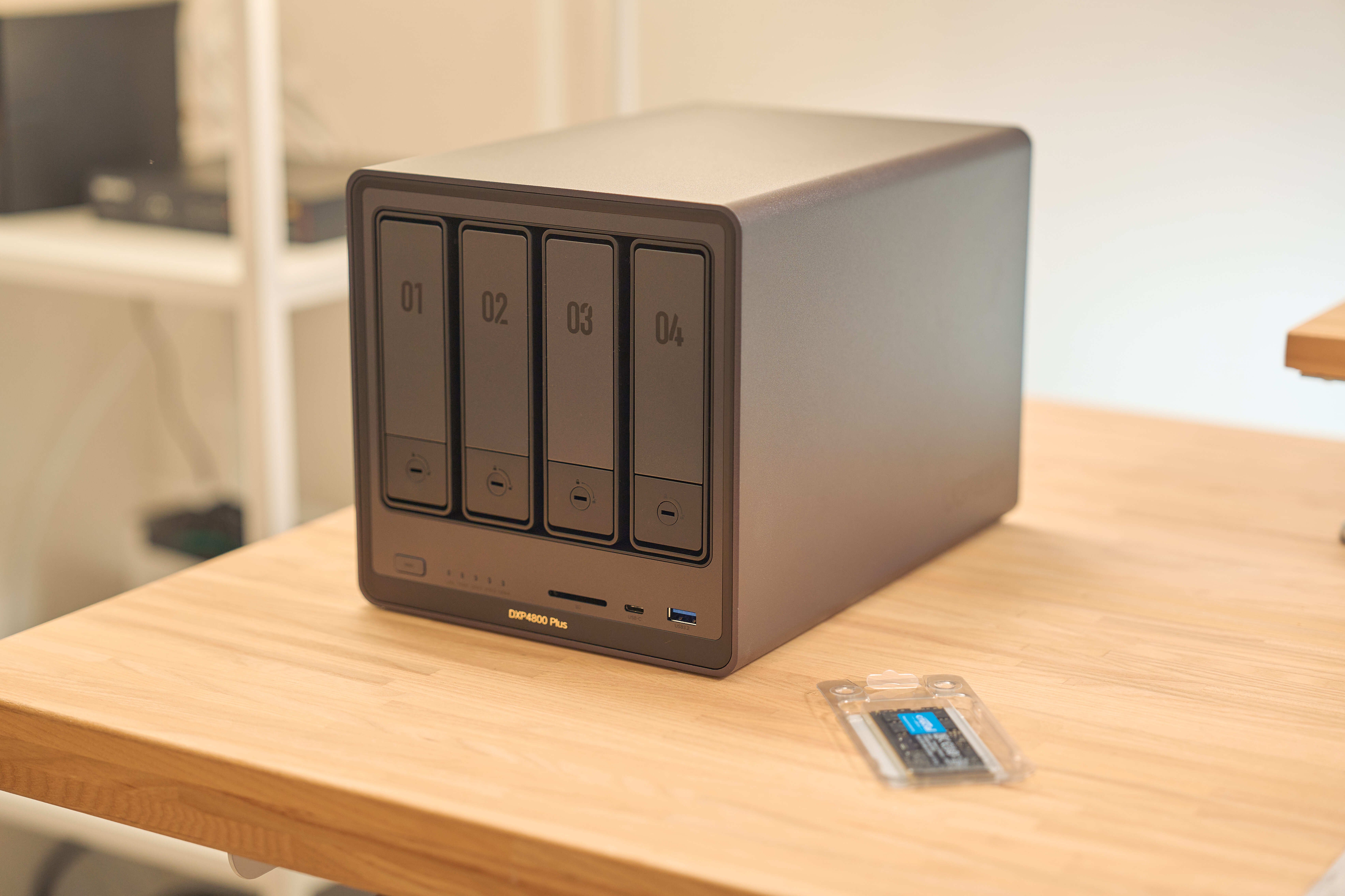 UGREEN NASync DXP4800 Plus メモリ増設してみた | mcpでの活用