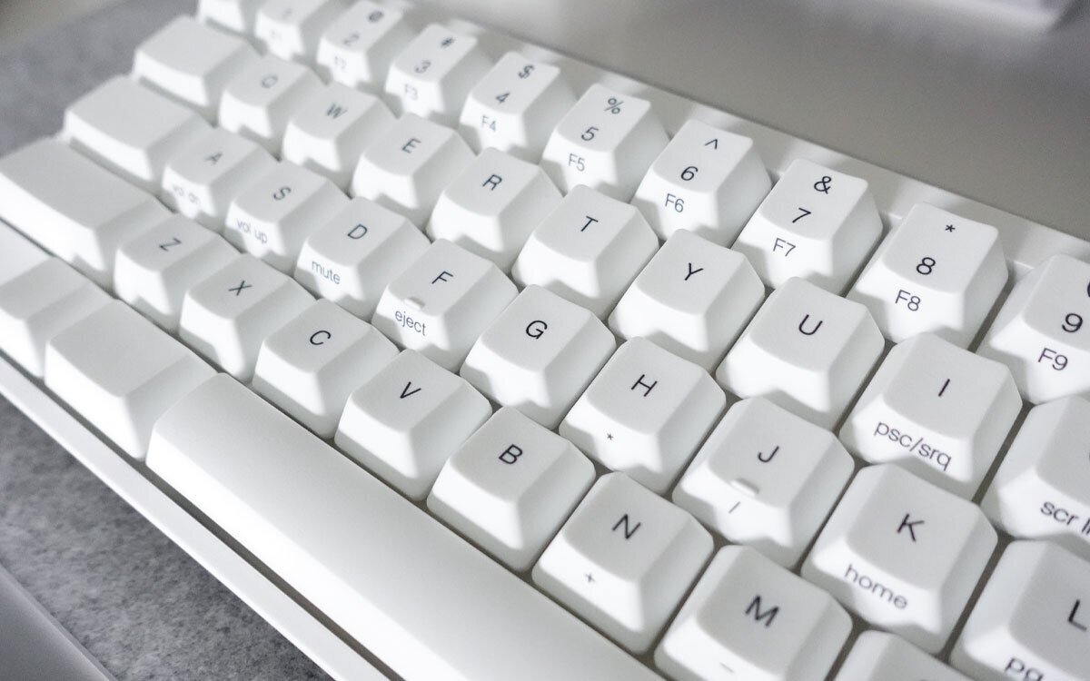 HHKB 無刻印 雪モデルのキーキャップを刻印タイプに交換した話