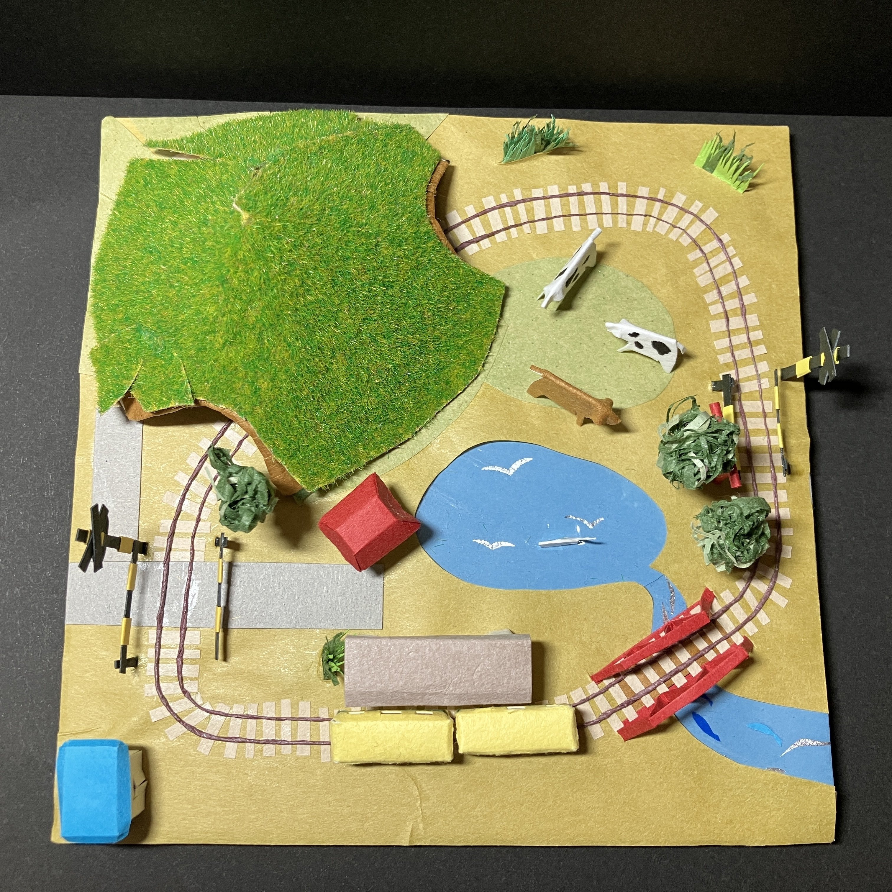 紙工作 1作目 ちいさな鉄道模型｜えだまめm