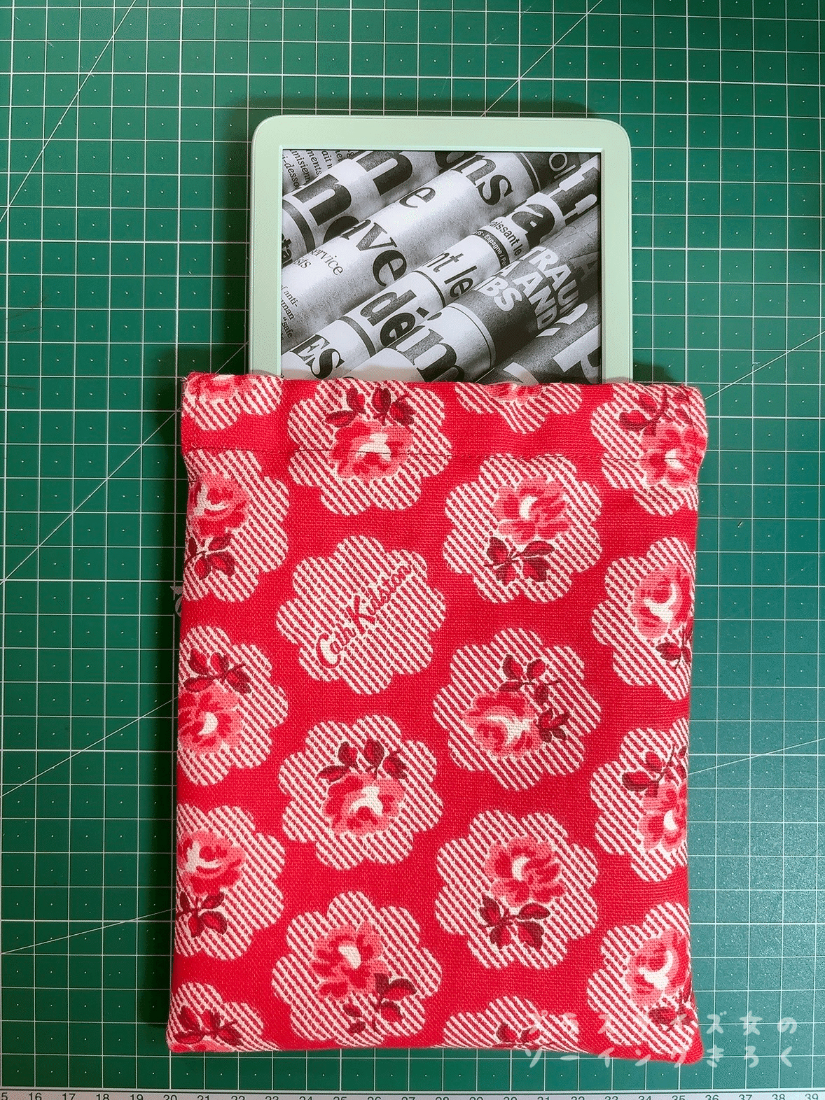 ☆大きめ！スマホと小物も入る　ポーチ　キャスキッドソンラミネート生地ハンドメイド 6777cda181adead4924e50c5d4d48b