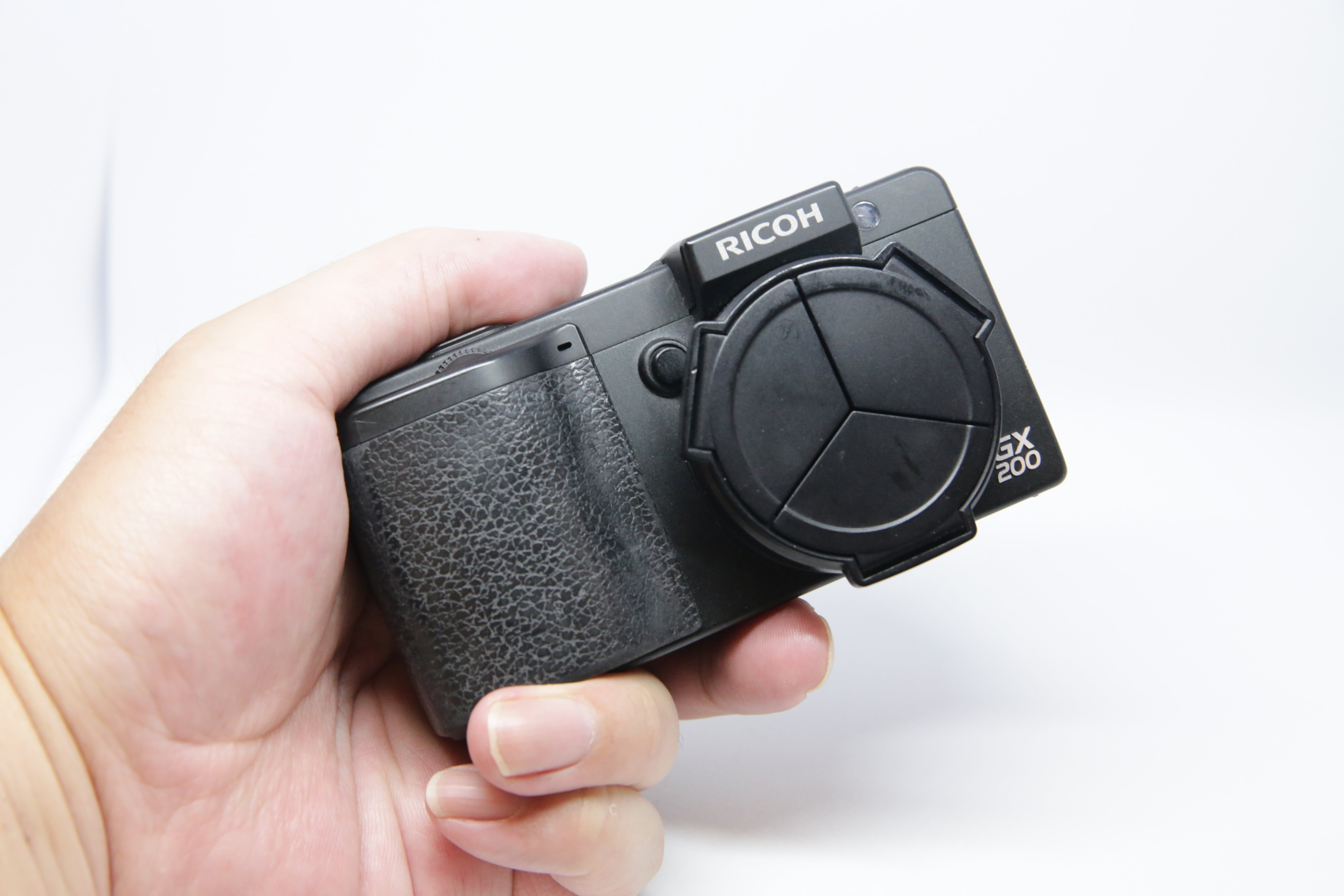 RICOH GX200 ハイエンドコンデジ レトロ カメラ Amazon | RICOH デジタルカメラ GX200 ボディ GX200