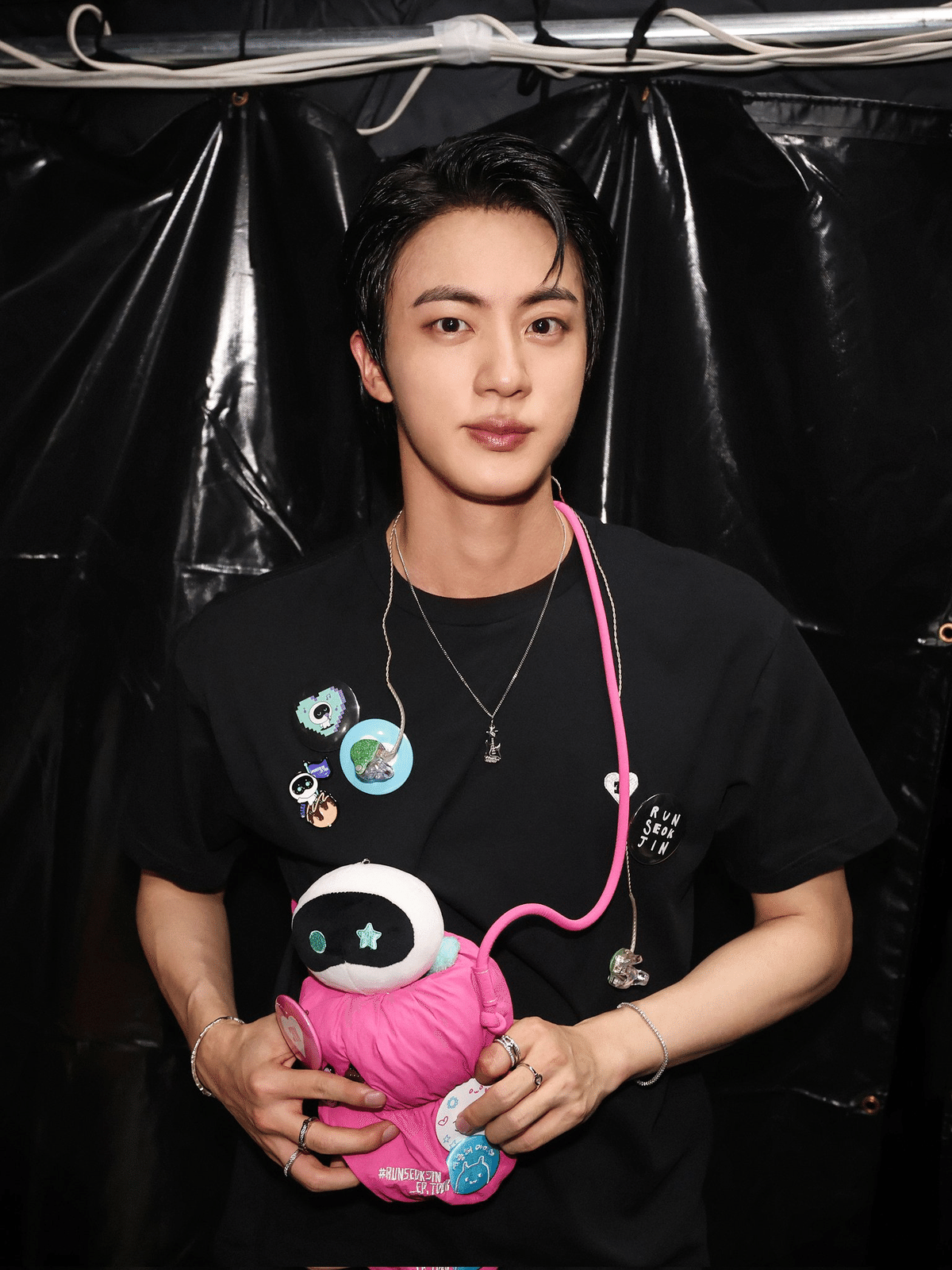 BTS ジン RUNSEOKJIN ep tour ギター　ネックレス JIN BTS ジン RUNSEOKJIN ep tour ギター ネックレス JIN - メルカリ