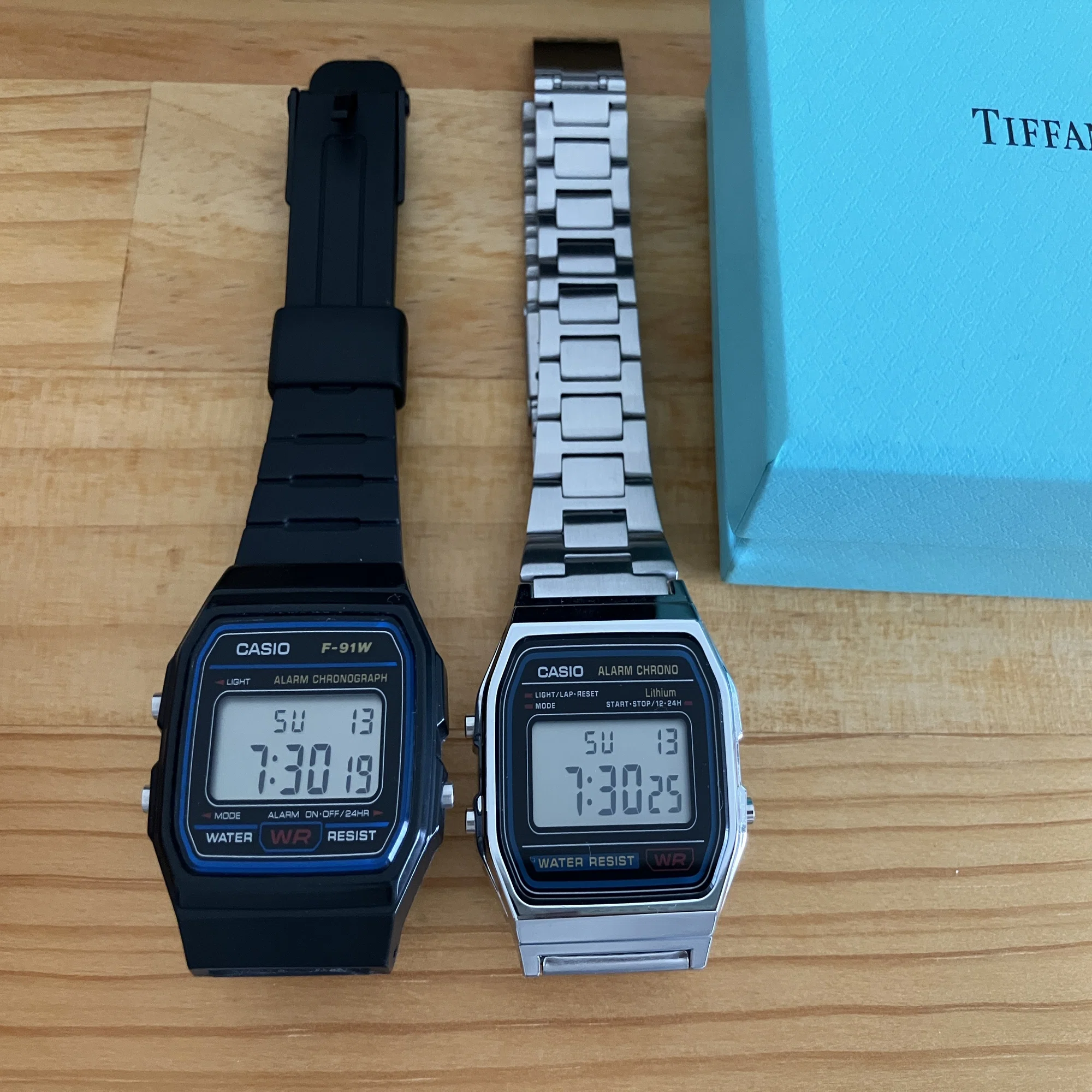 CASIO F-91W→A158W 文字盤縁のブルーについて｜とまと