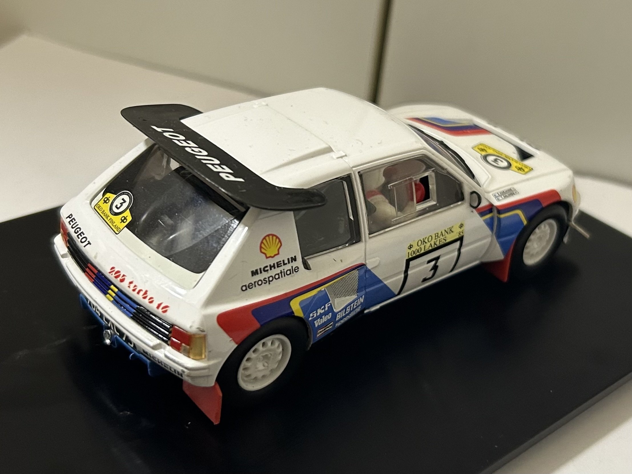スロットカーレビュー] Scalextric Peugeot 205 T16 EvolutionⅡ