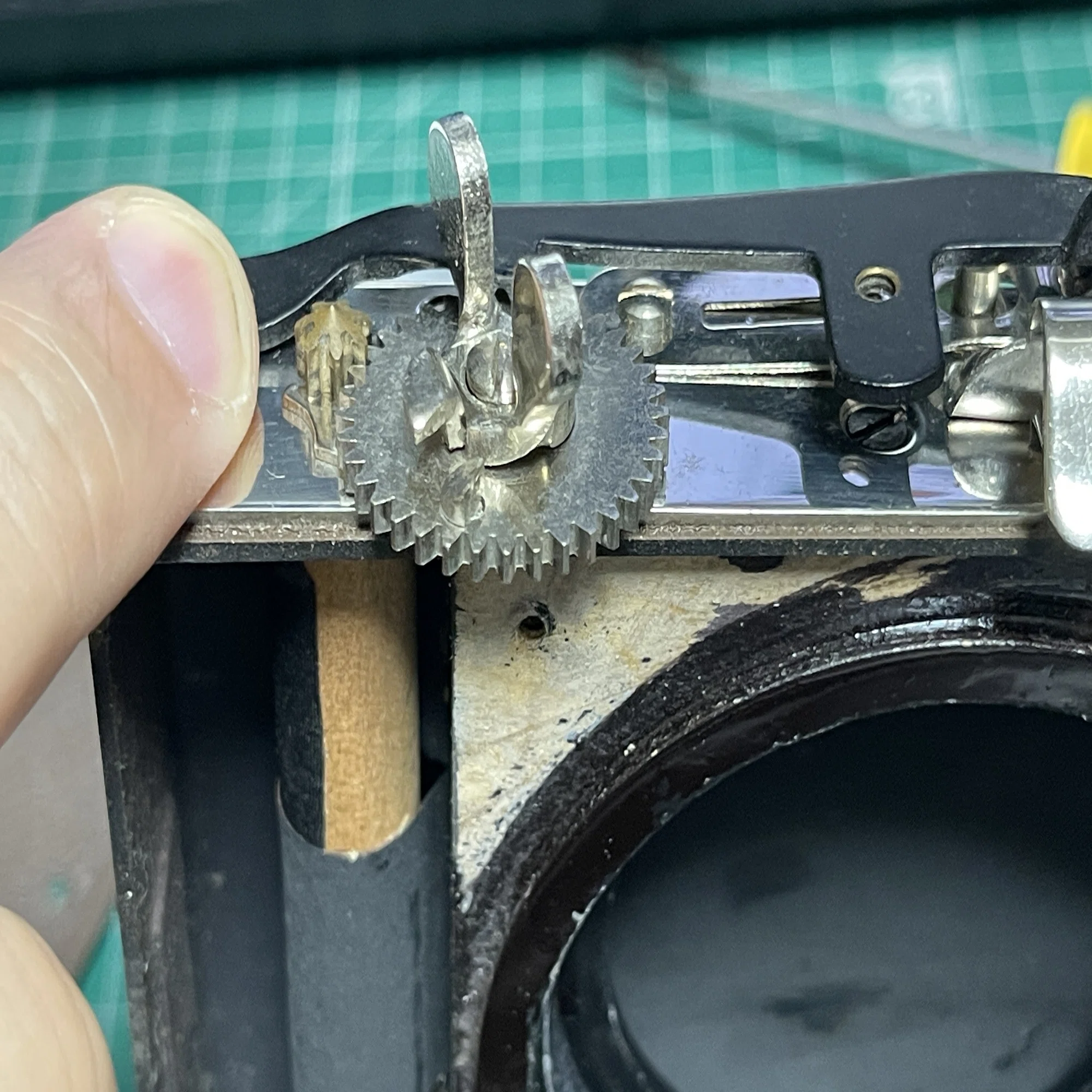 ソロントンシャッター(※)｜怪力熊男