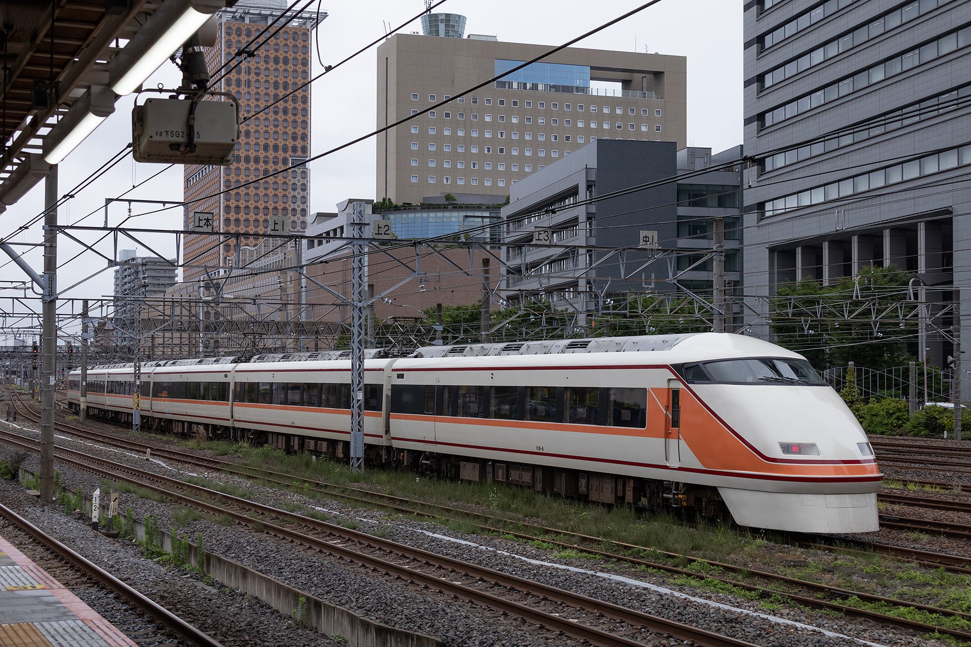 ゆうちゃん!!南砺ペグマタイト2点 ルクア大阪に初登場！不二家のドーナツ専門店「ペコちゃんmilky