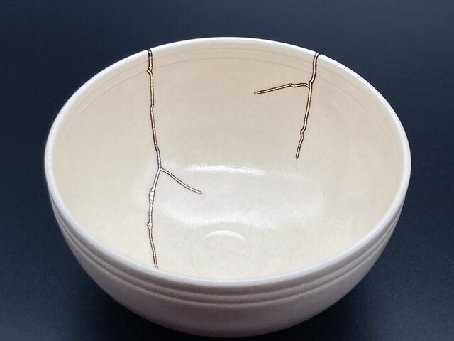 金継ぎ職人こまやが継いだうつわ 色貝の小鉢｜暮らしを美しむ小道具の店 環