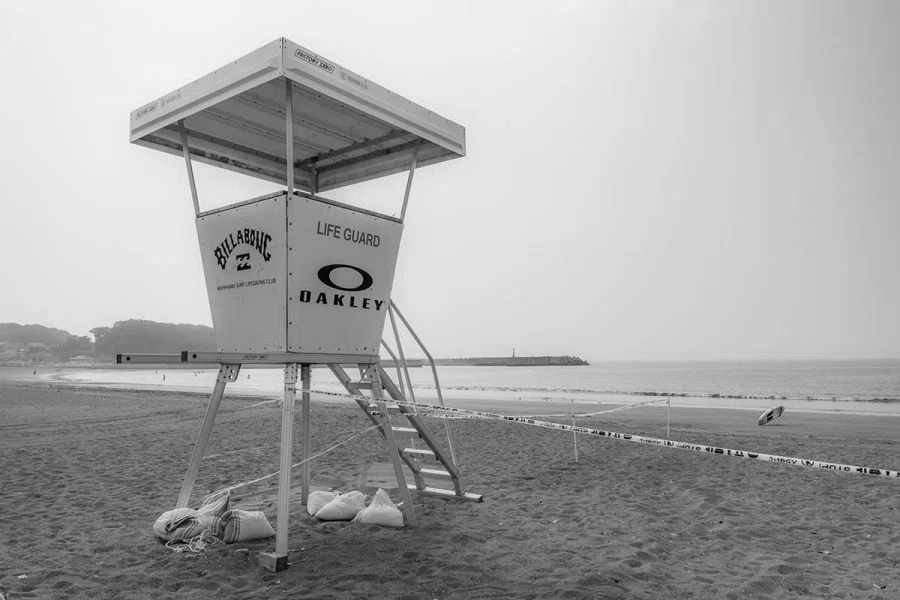 霧の朝 ENOSHIMA EASTSIDE BEACH | X-T5｜borichan | 旅するカメラ