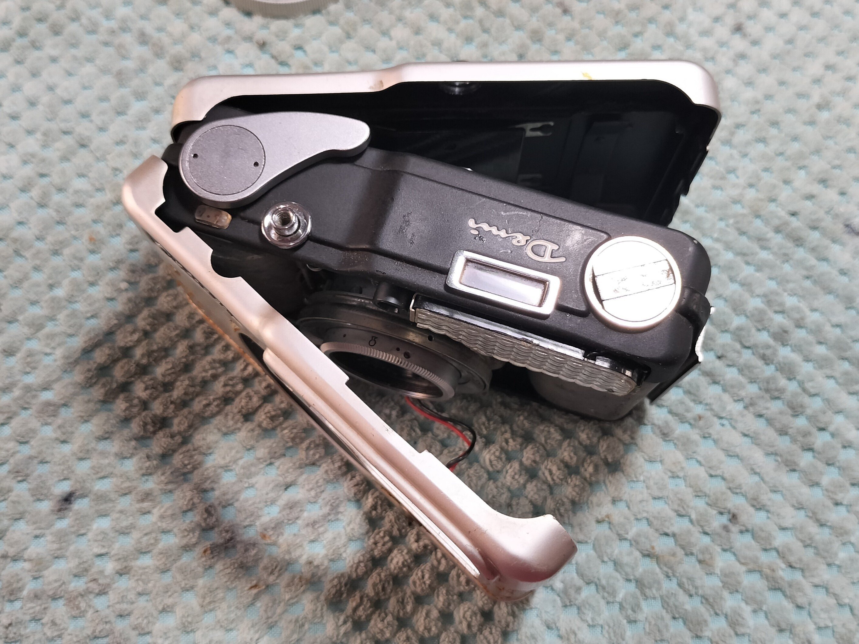 Canon Demi 初代の分解｜フィルムカメラ修理のアクアカメラ