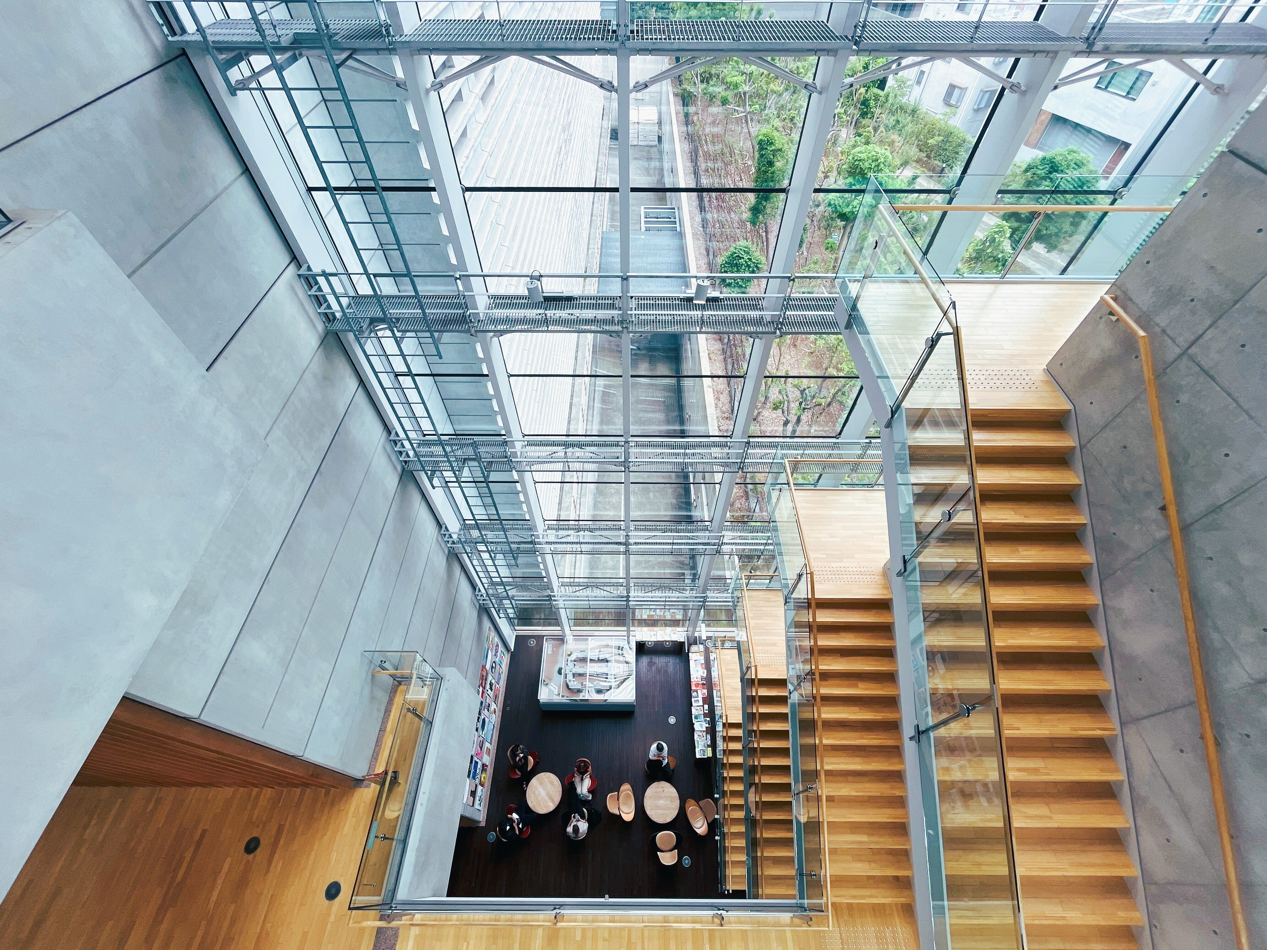 国立新美術館とミース未完の建築原寸大展示｜かぼちゃかべ