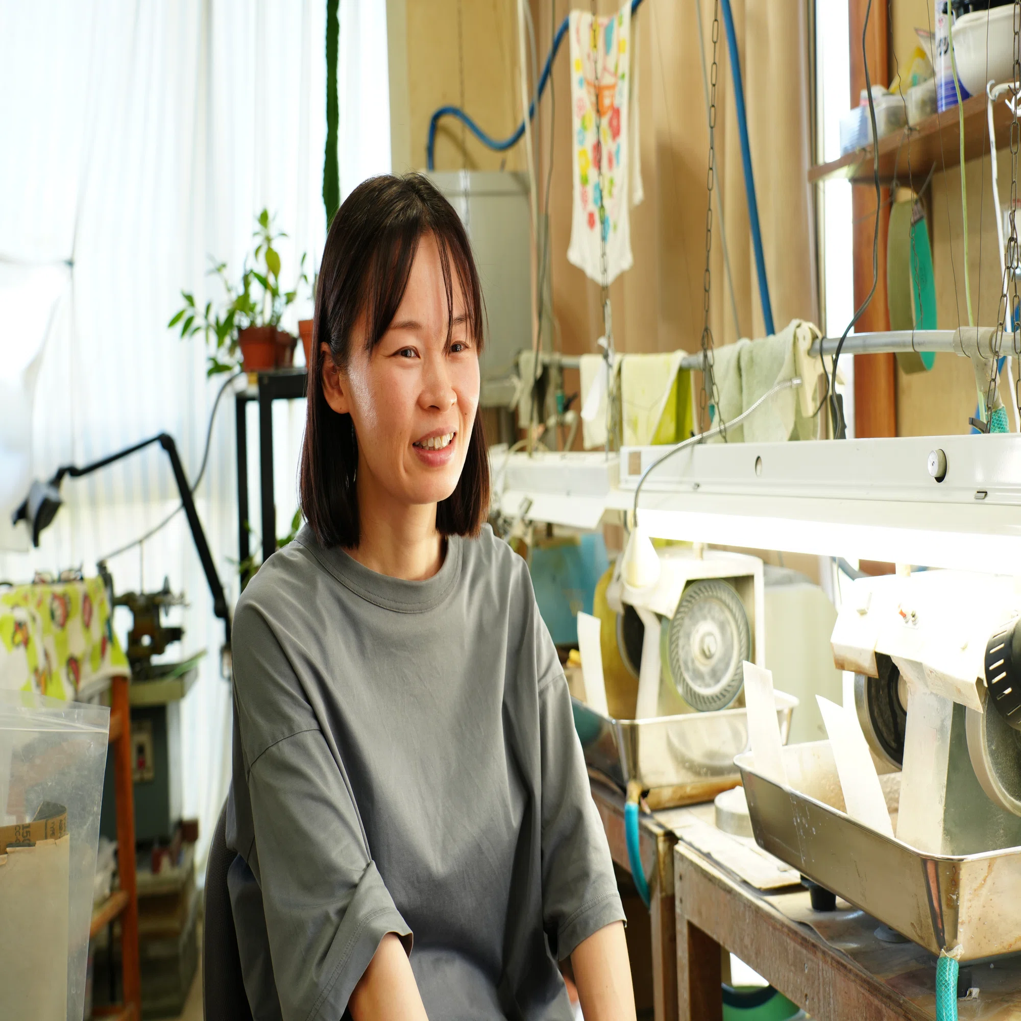 石」の「表情」を引き出し、光り輝かせる。伝統を引き継ぎ、美しい宝石 