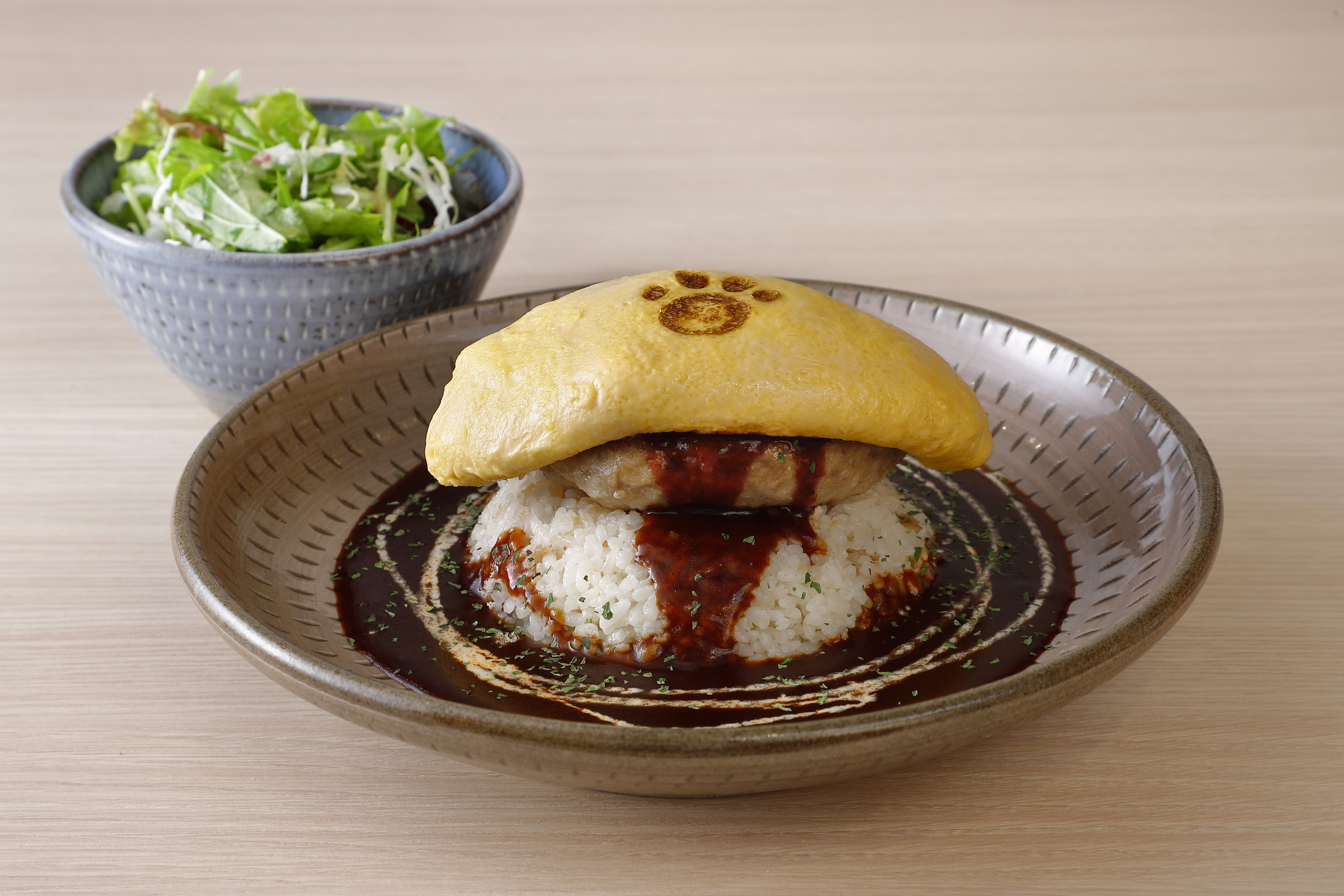 鉄板で作るオムライス」という独自商品で大集客!「はんばーぐ＆おむら