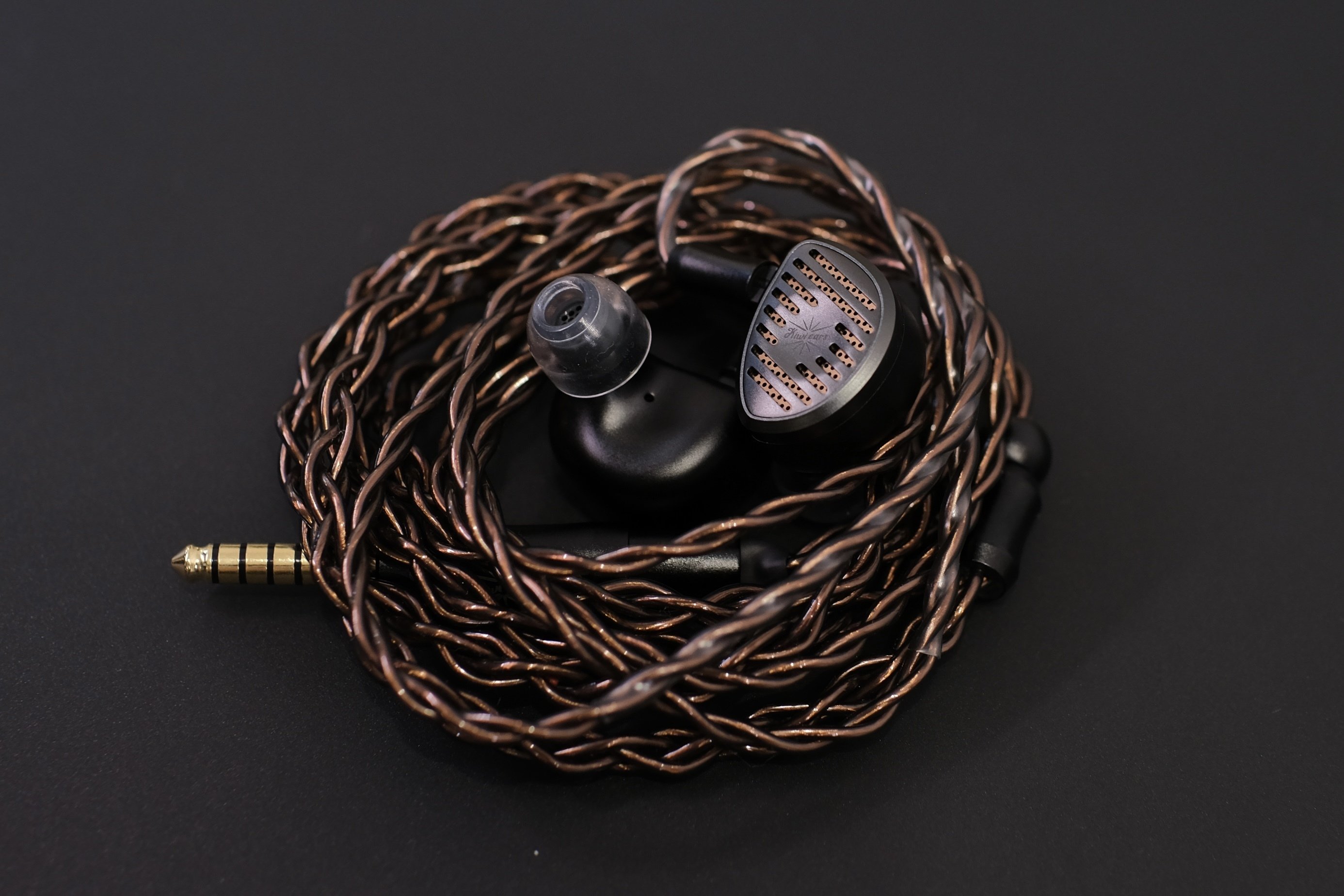 レビュー｜Kiwi Ears Septetは上質な外観と明瞭感のある中高音域