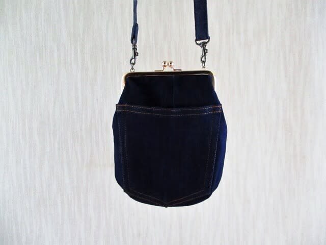 デニムスカートリメイク 12cm角型がま口ポシェット｜myblog